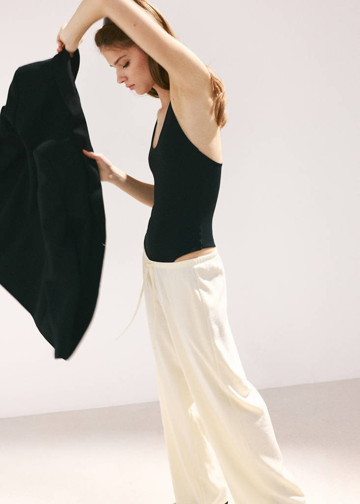 Straight mid-rise trousers — Ecru
