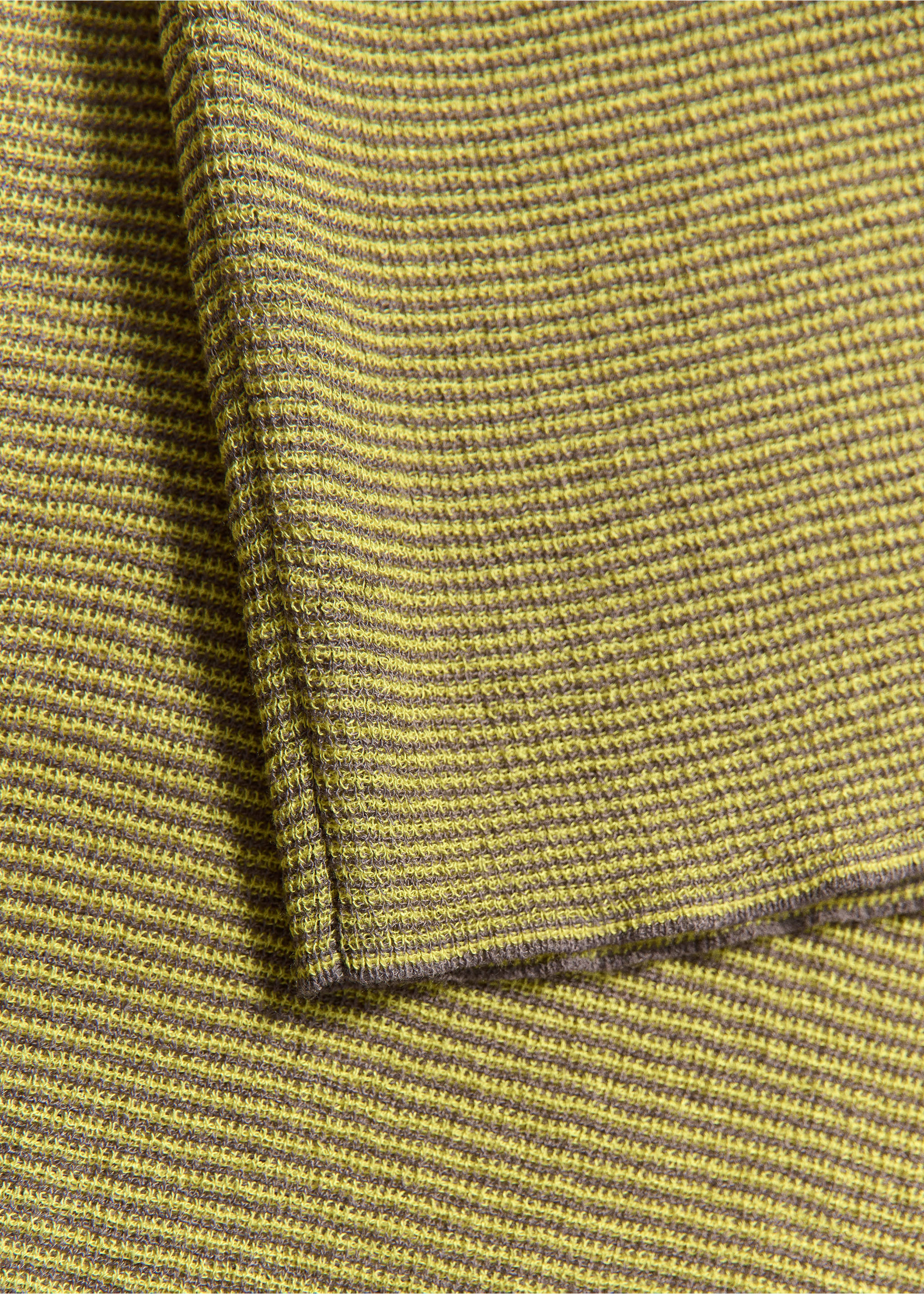 Fine knit top with contrasting stripes - Details of the article 8, Charcoal. Ref: 37091445-00.