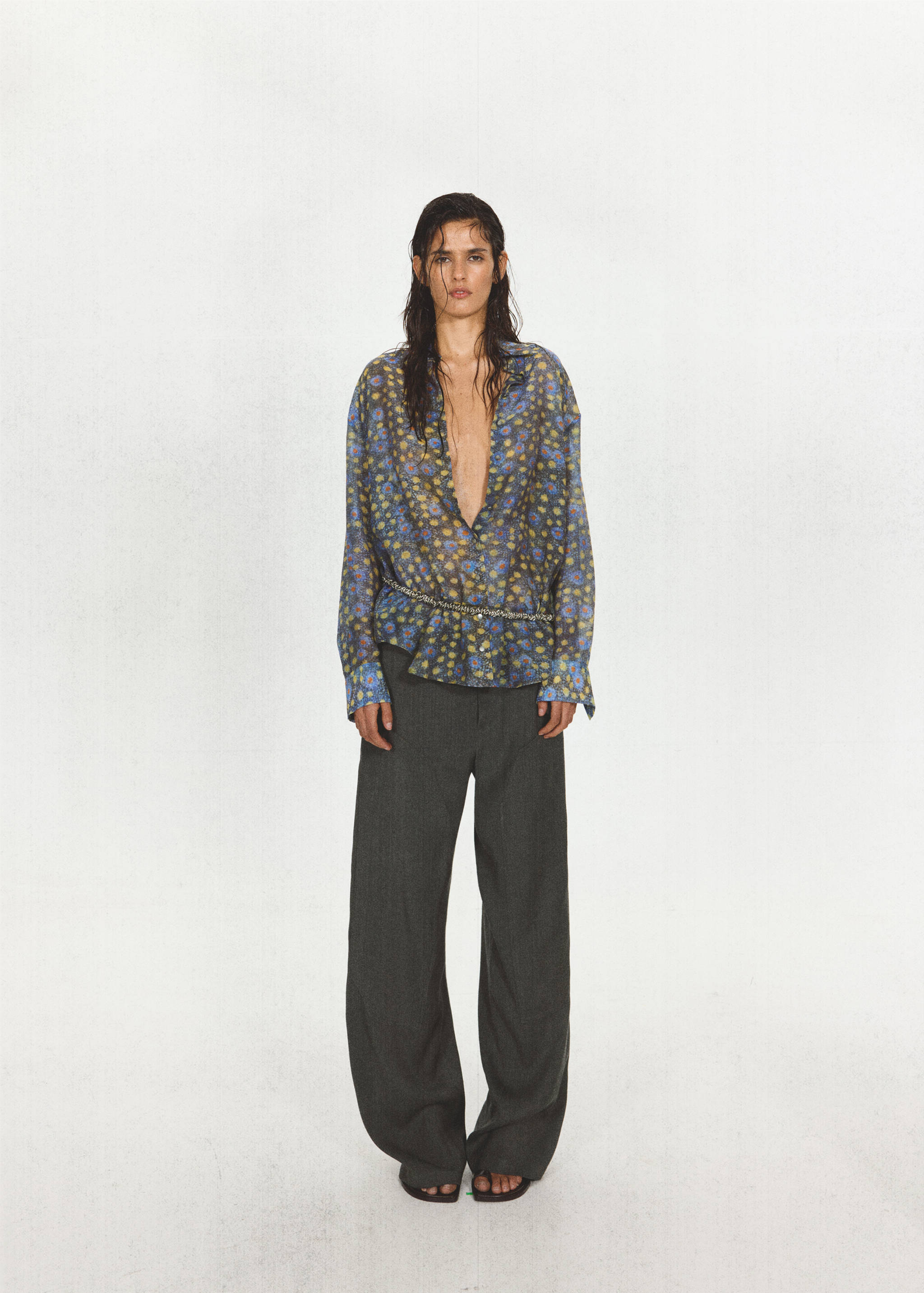 Camisa semitransparente estampada - Plano general