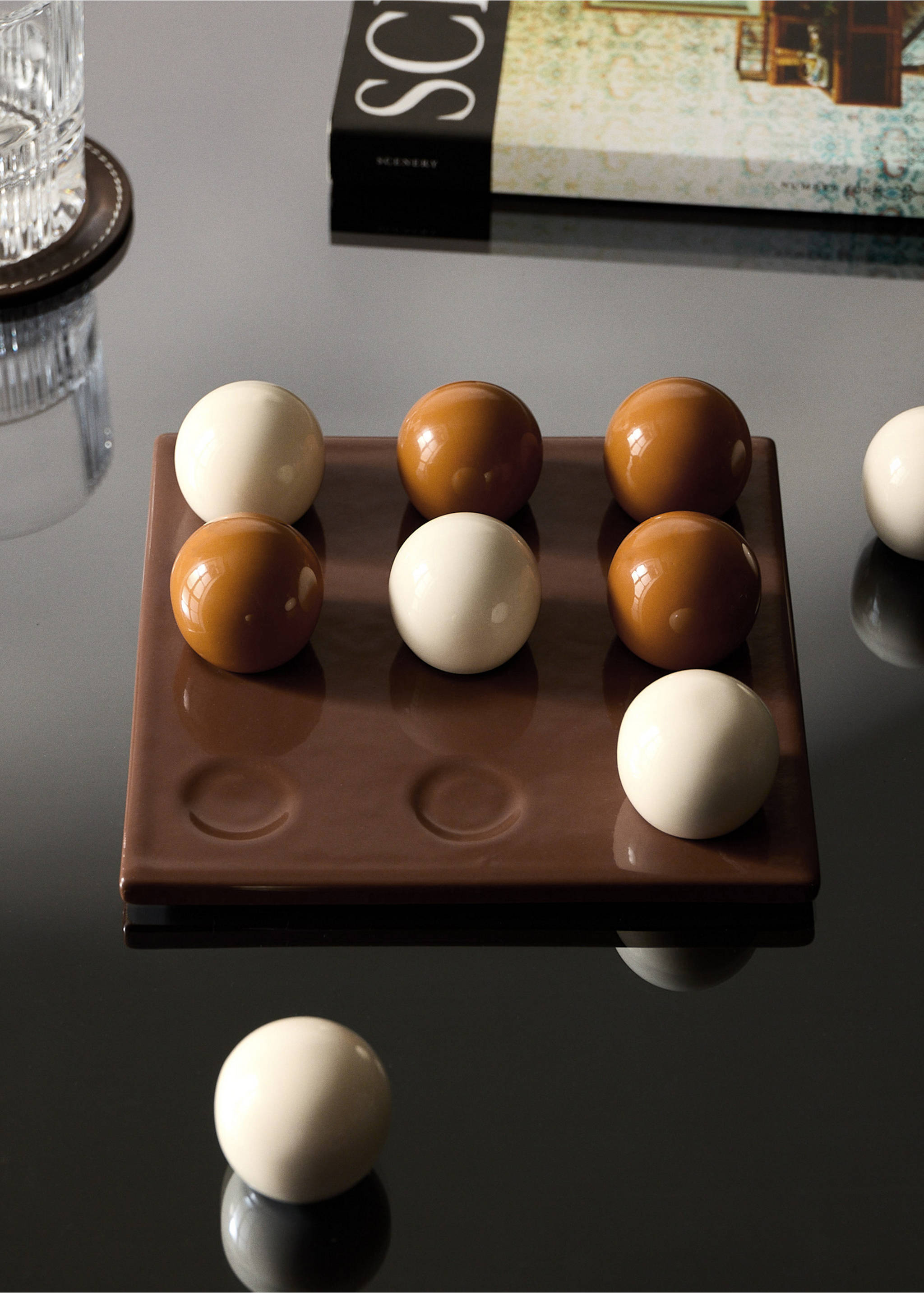 Ceramic noughts and crosses set - General plane, Brown. Ref: 37091451-00.