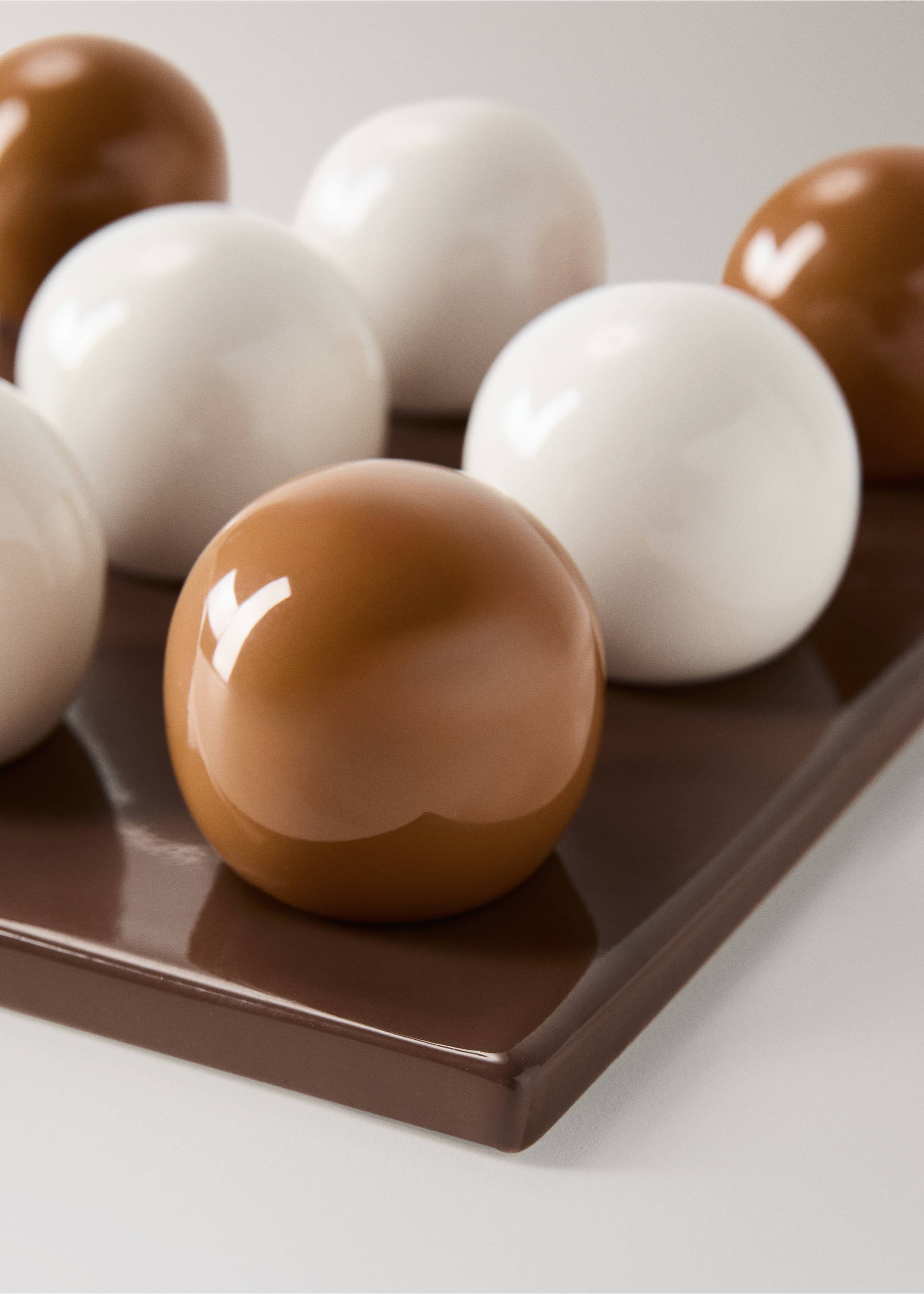 Ceramic noughts and crosses set - Details of the article 1, Brown. Ref: 37091451-00.