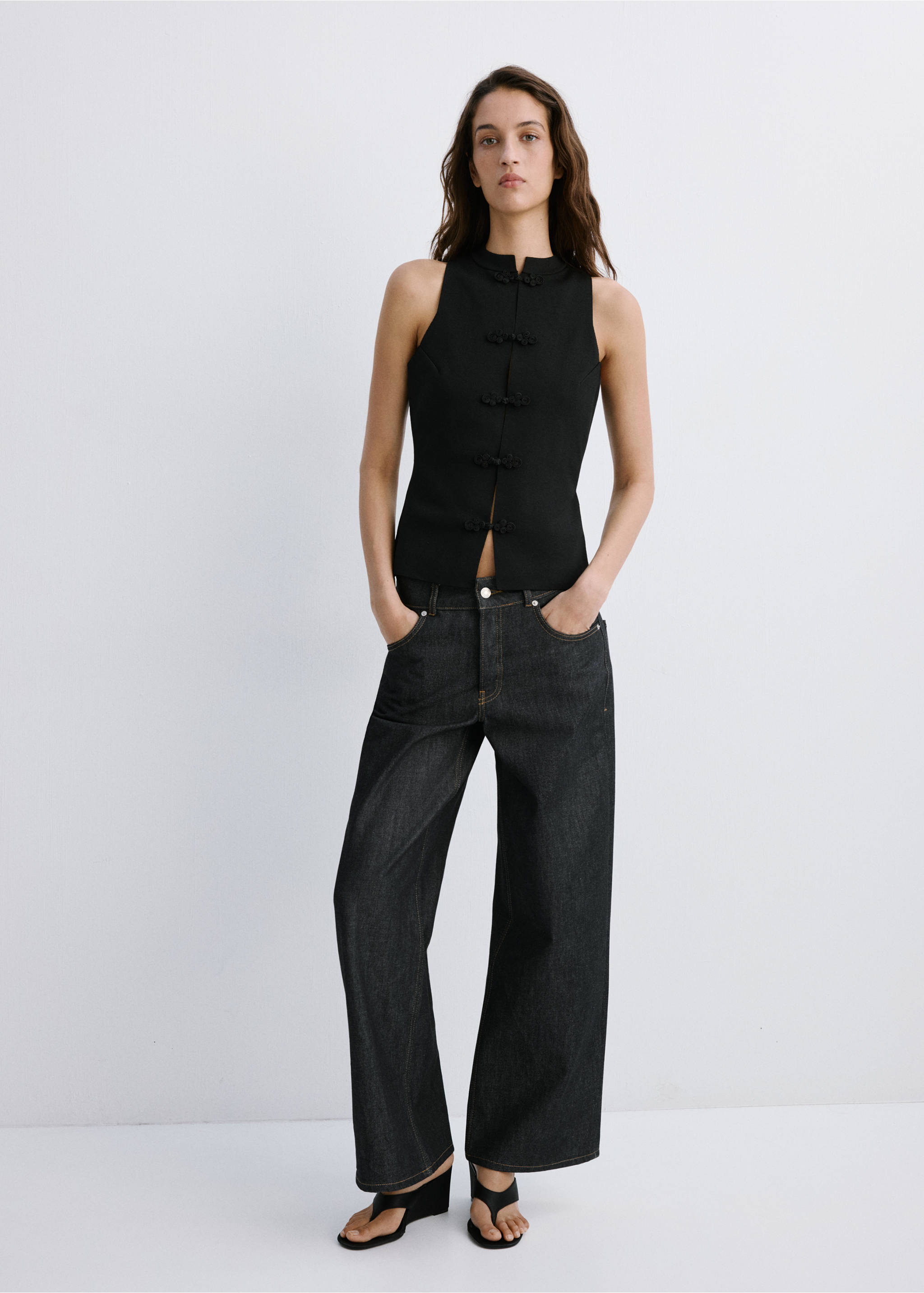 Knit frog fastening vest - Details of the article 2, Black. Ref: 37091456-00.