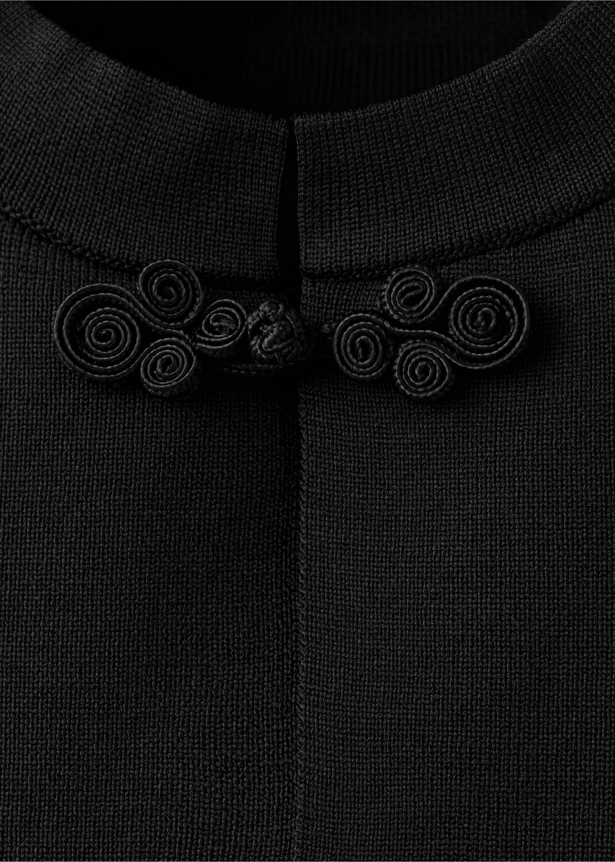 Knit frog fastening vest - Details of the article 8, Black. Ref: 37091456-00.