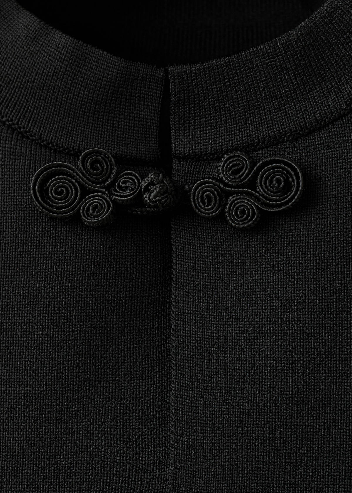 Toggle fastened knit gilet — Black