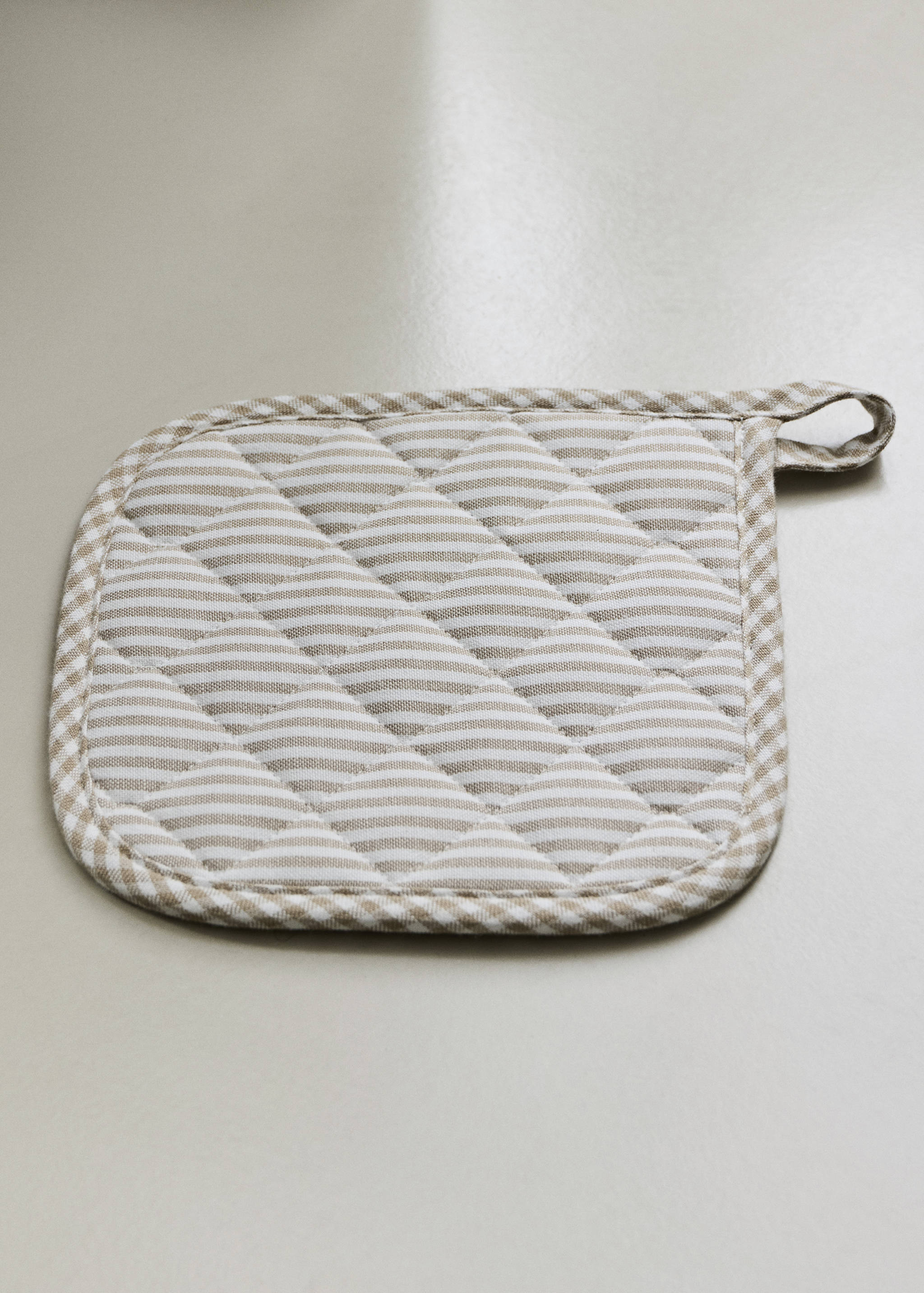 Cotton check kitchen potholder - General plane
