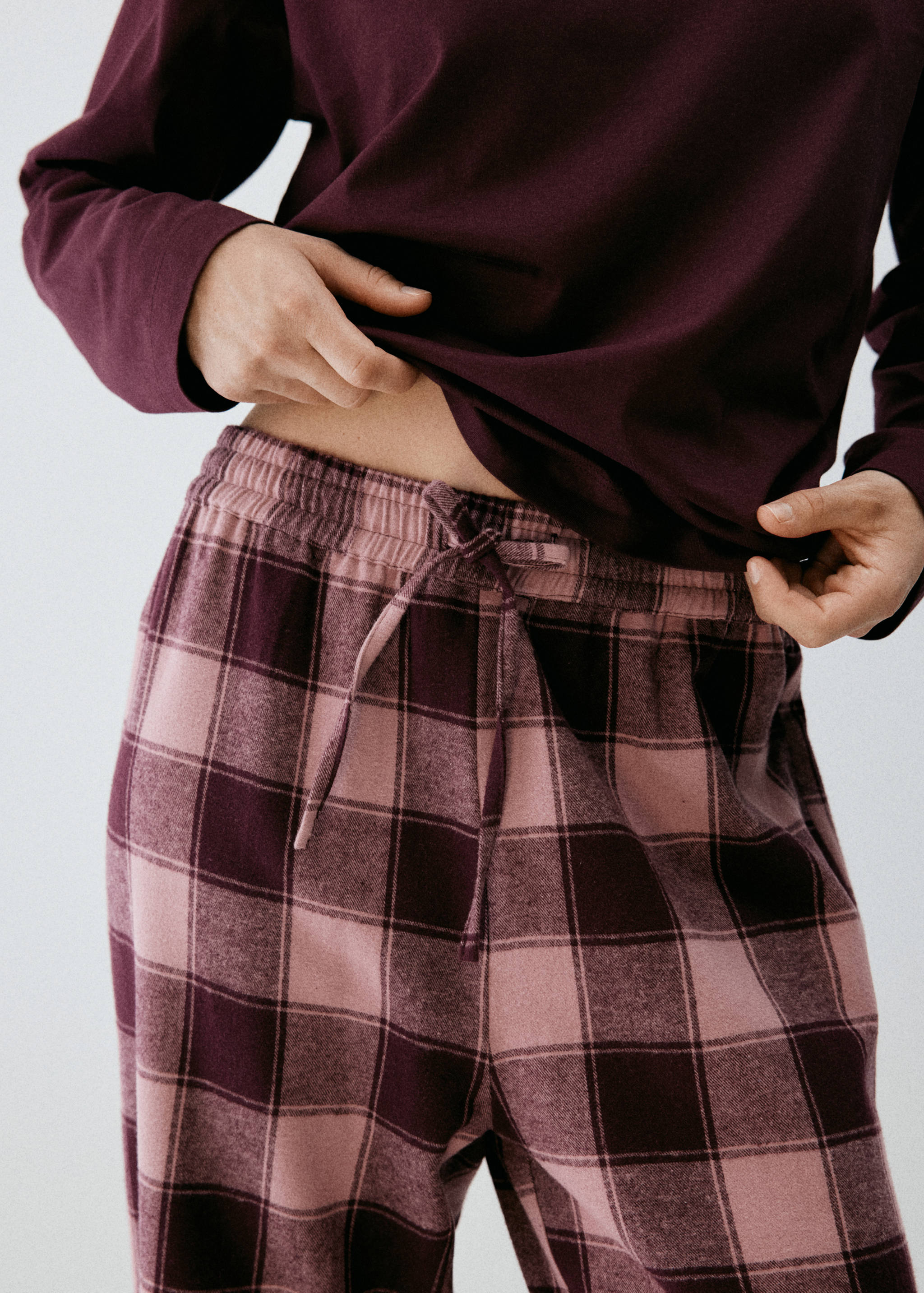 Pyjama deux pièces en flanelle à carreaux - Détail de l'article 1