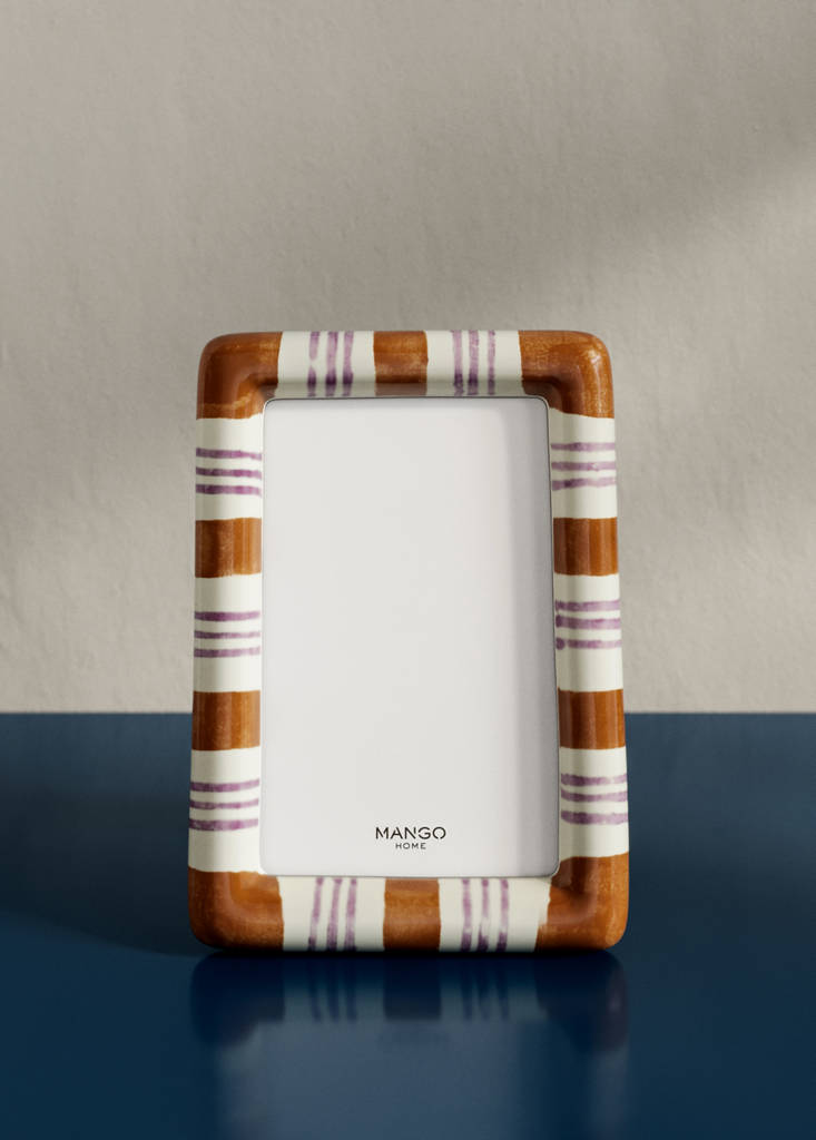 Small ceramic striped photo frame — Brown