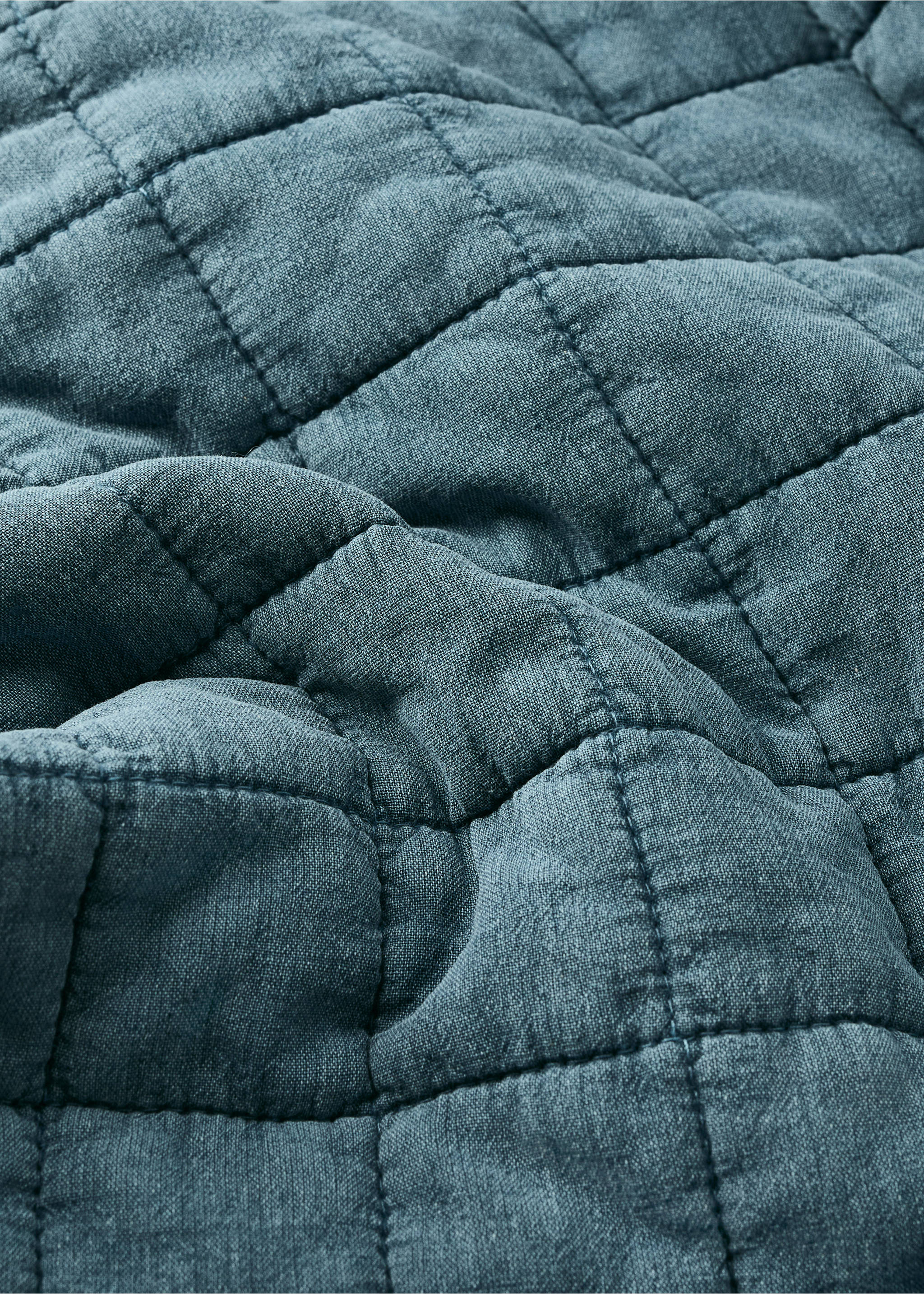 Children's cotton quilt with padded check pattern - Details of the article 1, Prussian Blue. Ref: 37091484-00.