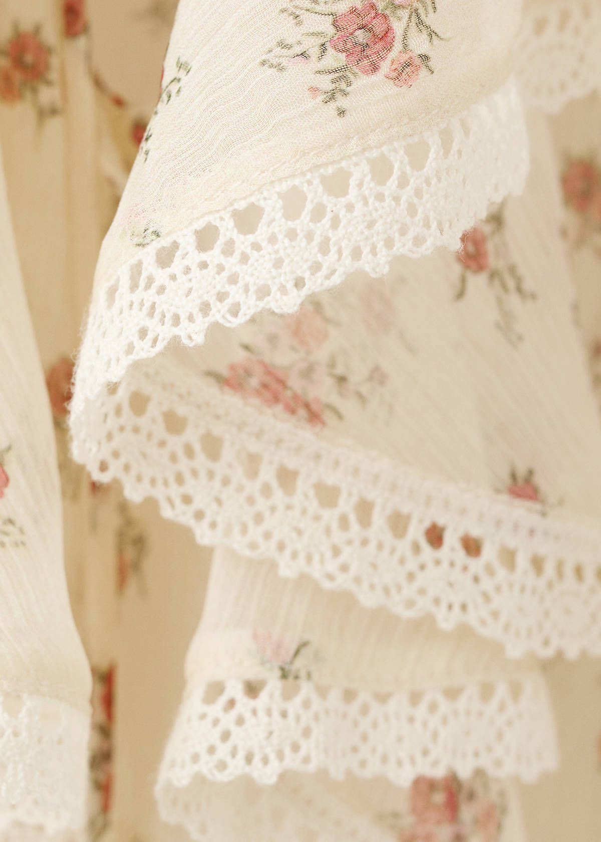Ruffled floral blouse — Yellow