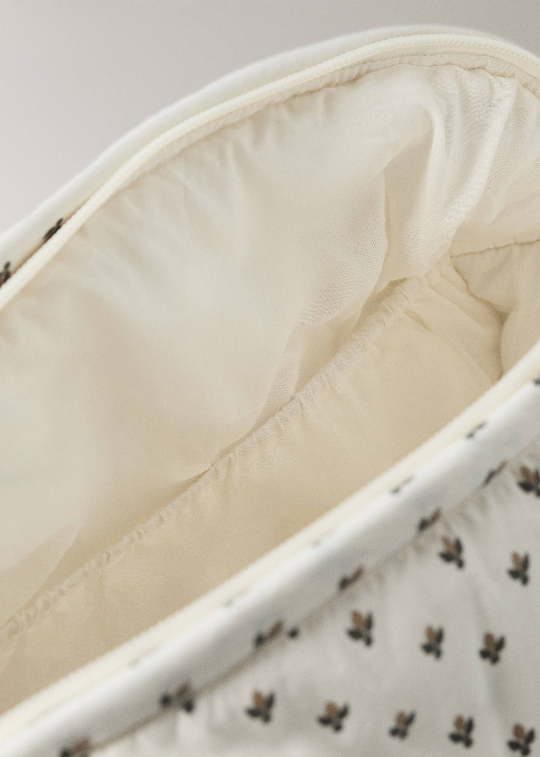 Printed cotton toiletry bag - Details of the article 3, Khaki. Ref: 37091497-00.