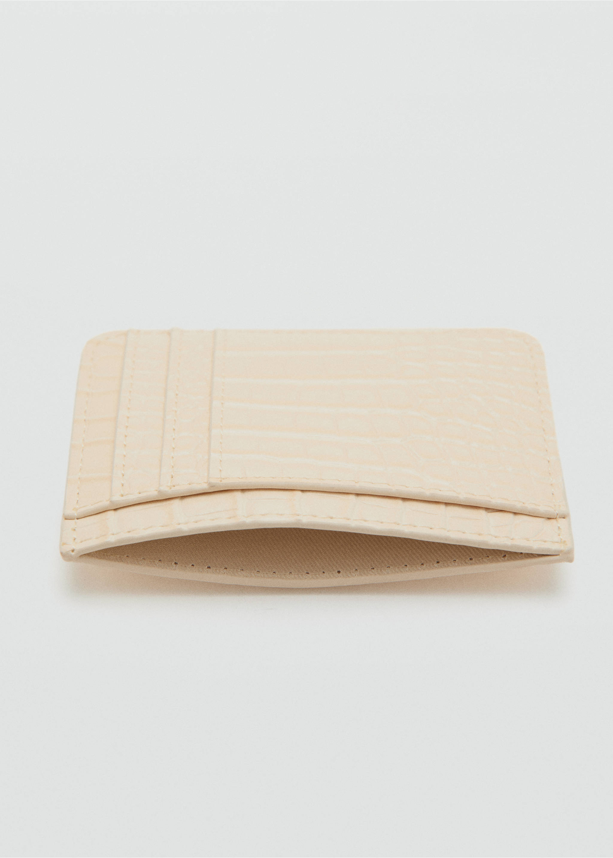 Croc-effect card holder - Details of the article 1, Ecru. Ref: 37091510-00.