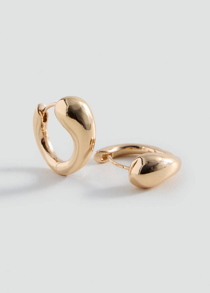 Hoop earrings — Gold