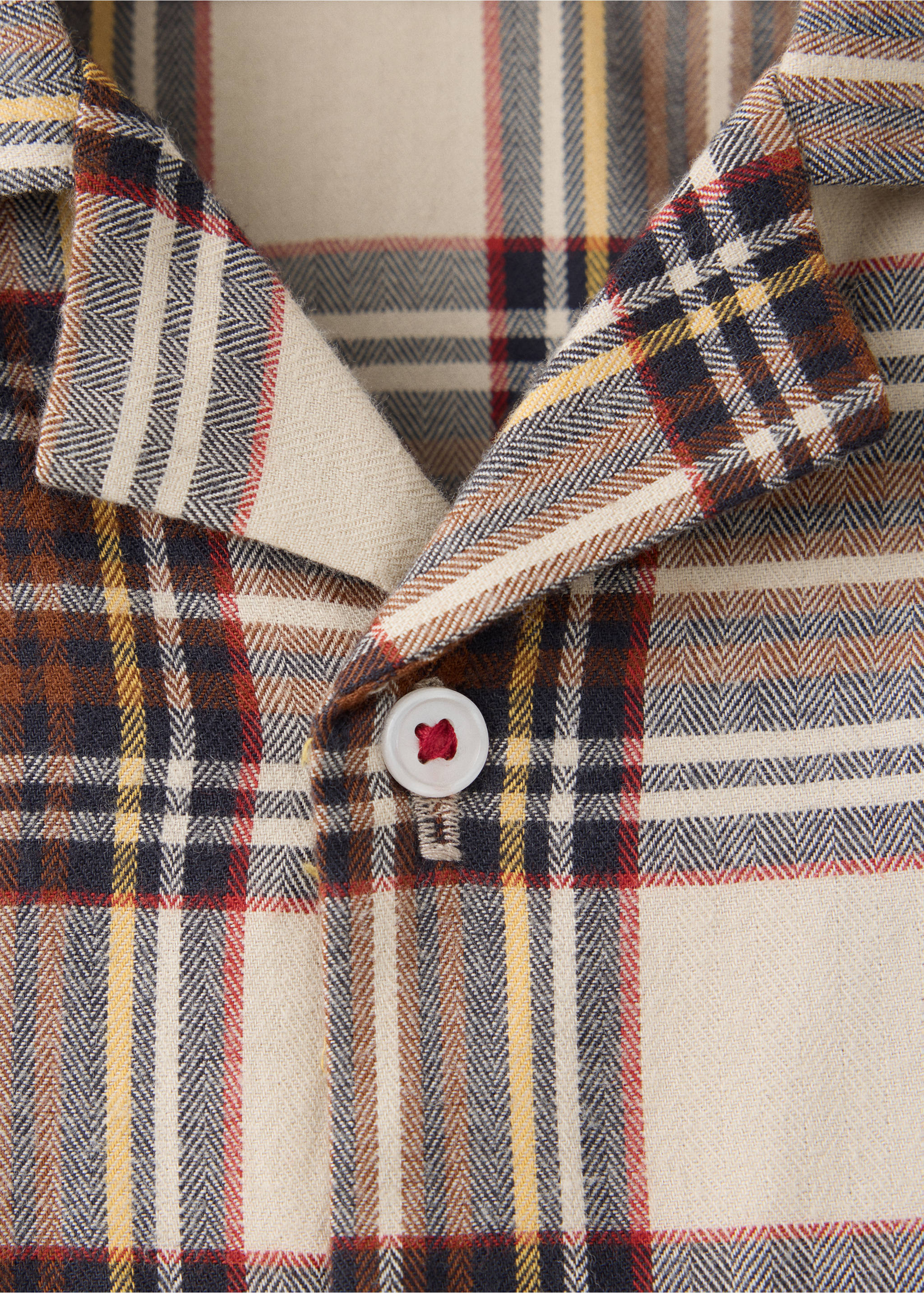 Plaid pyjama top detail with lapel collar and button., Red. Ref: 37091543-00.