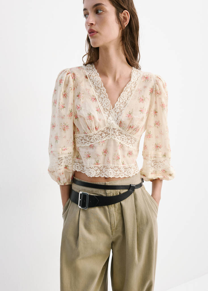 Floral lace blouse — Pink
