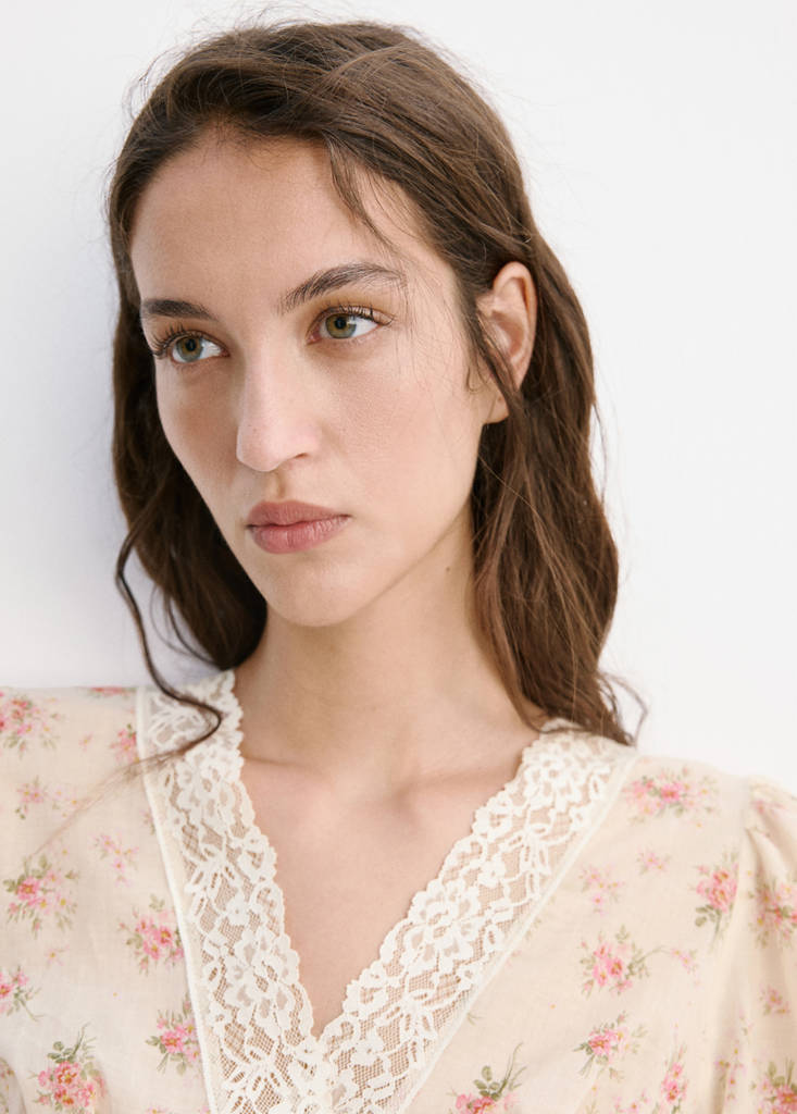 Floral lace blouse — Pink
