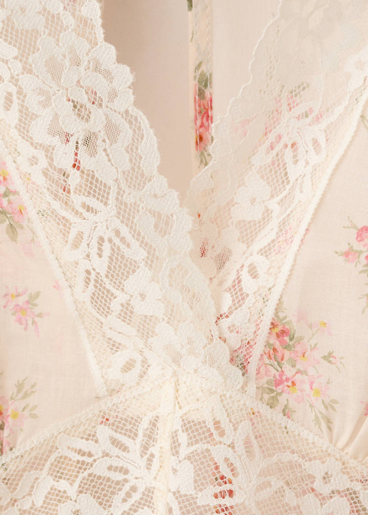 Floral lace blouse — Pink