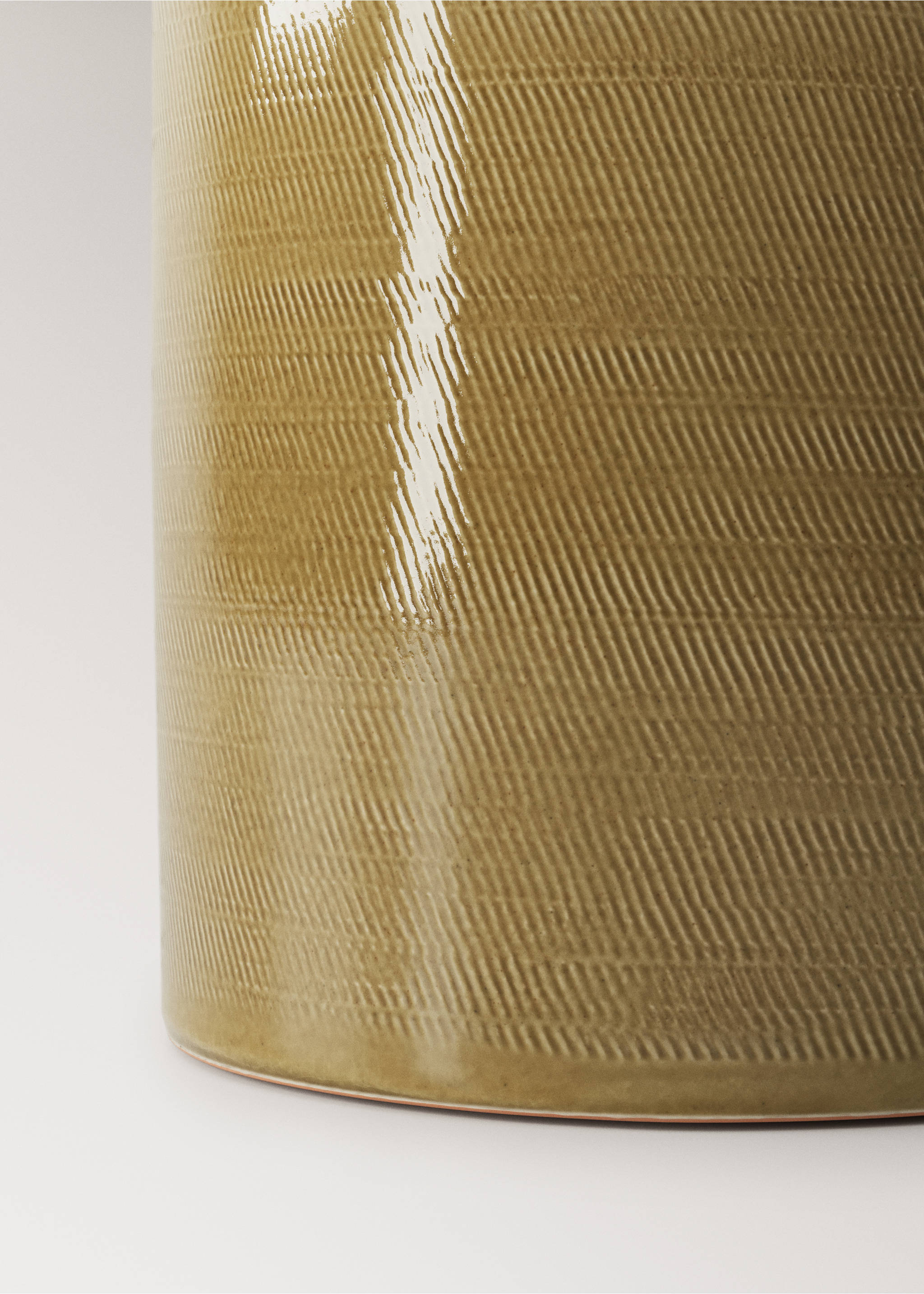 Niedriger gravierter Terrakotta-Vase - Detail des Artikels 2, Khaki. Ref: 37091547-00.