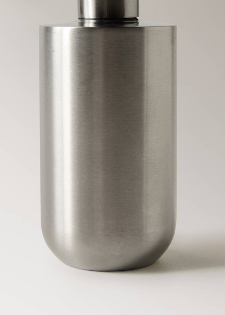 Stainless steel bathroom soap dish — Silver