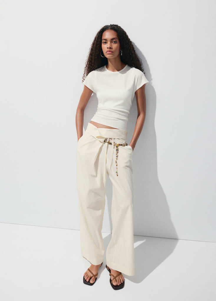 Straight trousers with an asymmetric waist — Ecru