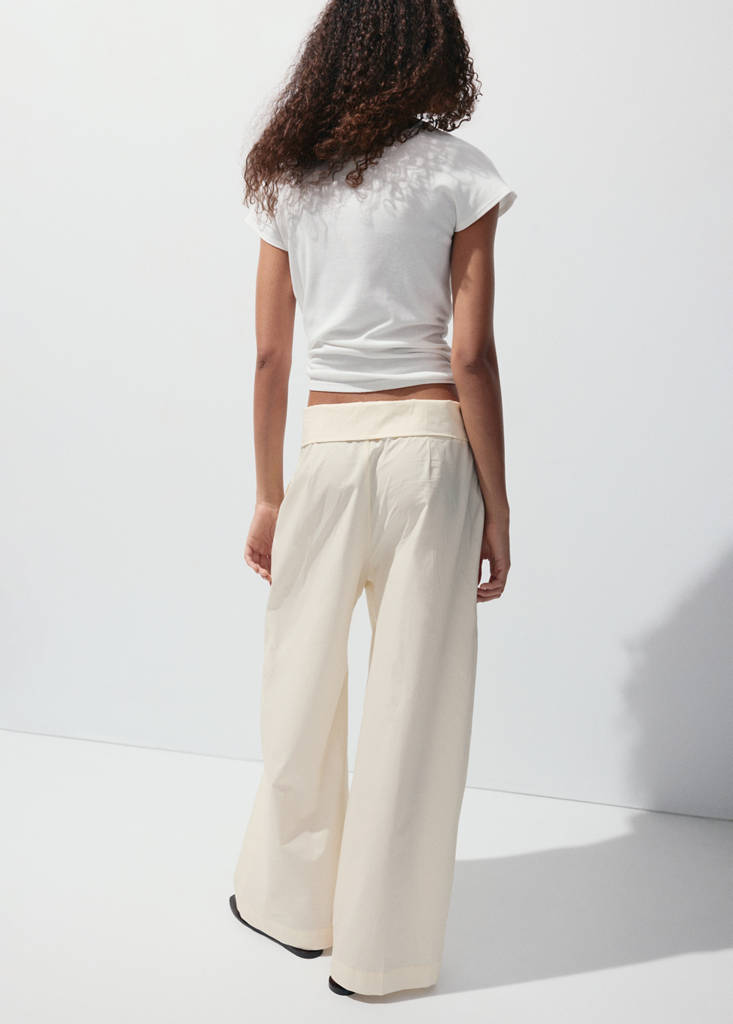 Straight trousers with an asymmetric waist — Ecru