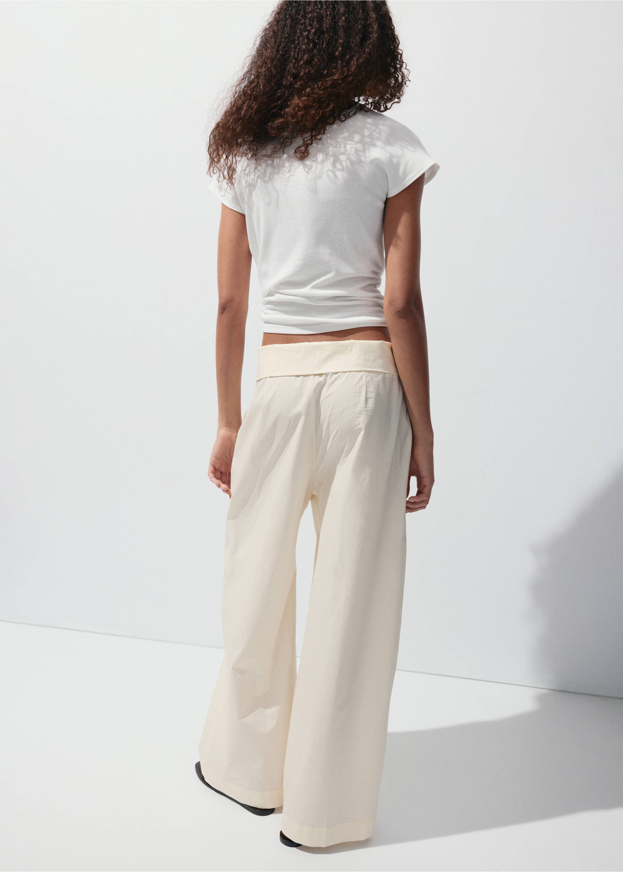 Gerade Hose mit asymmetrischer Taille - Rückseite des Artikels, Ecru. Ref: 37092008-00.