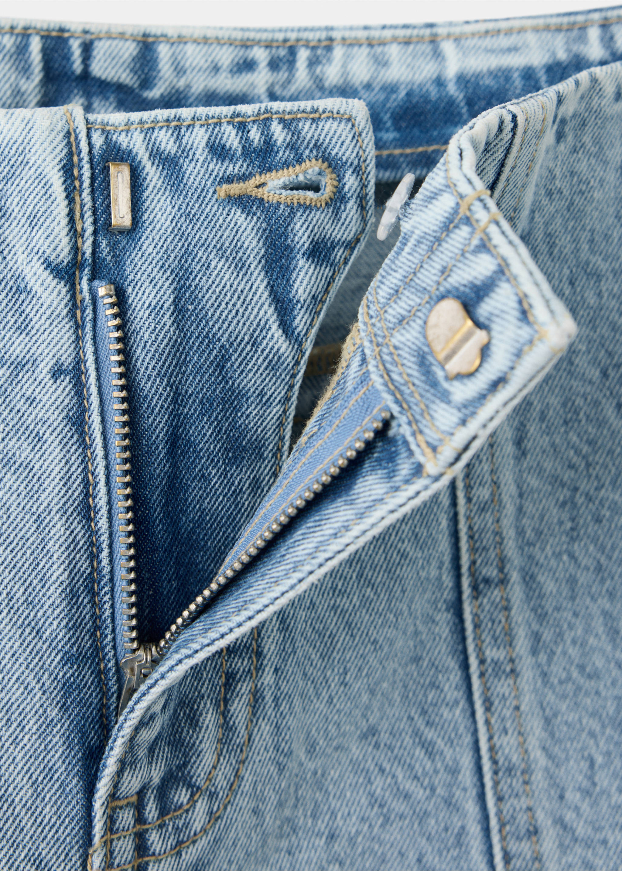 Wide leg stitched jeans - Details of the article 8, Light Blue. Ref: 37092532-00.