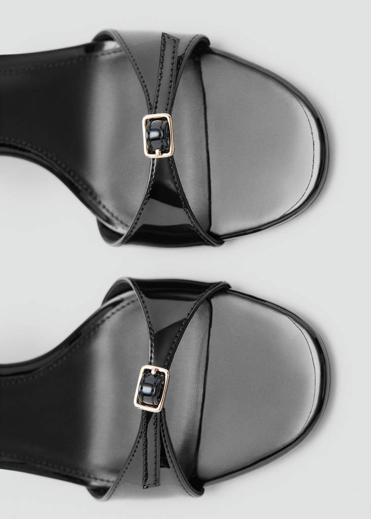 High-heeled sandals with buckle straps — Black