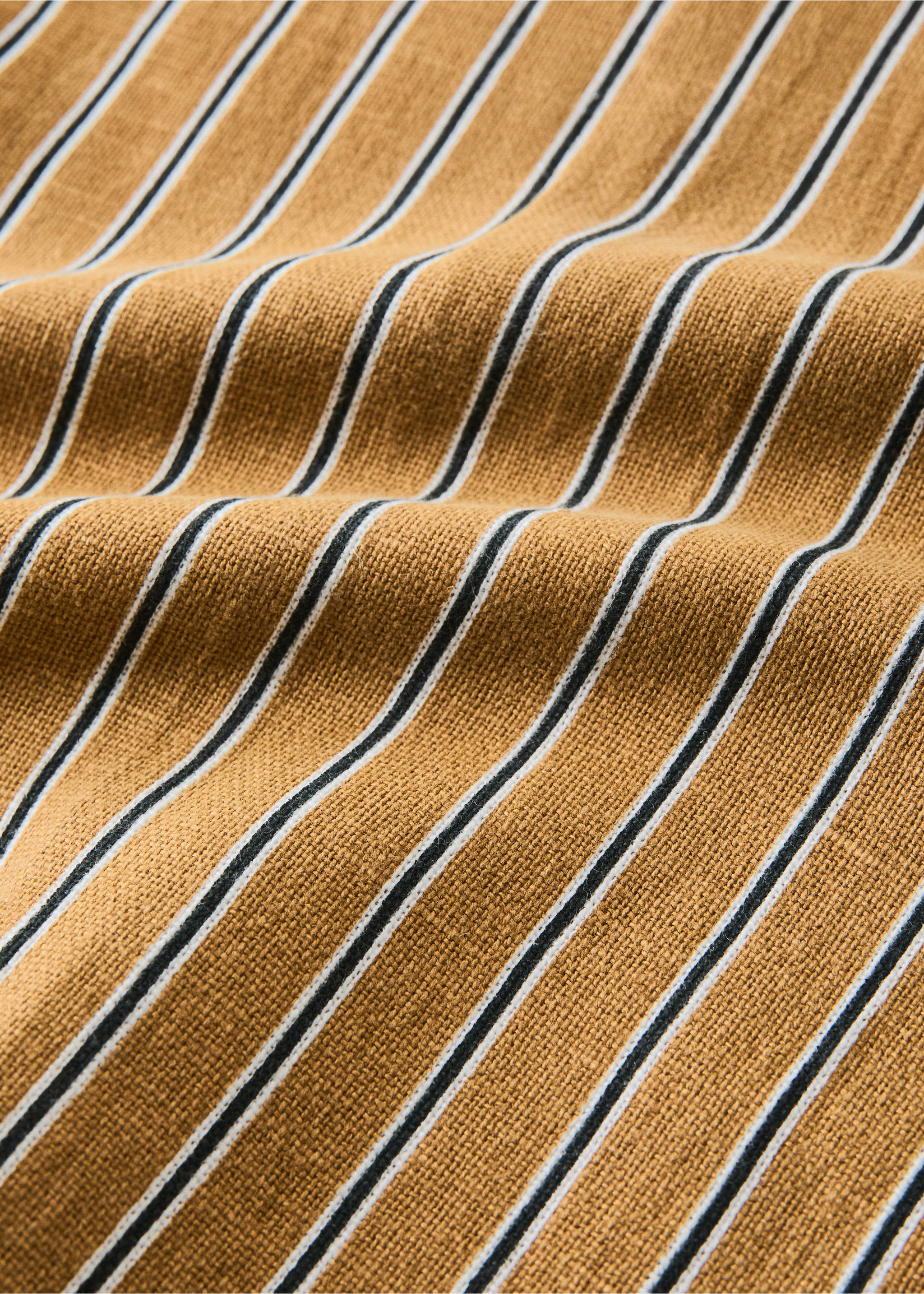 Linen cotton striped table runner - Details of the article 1, Ochre. Ref: 37092541-00.