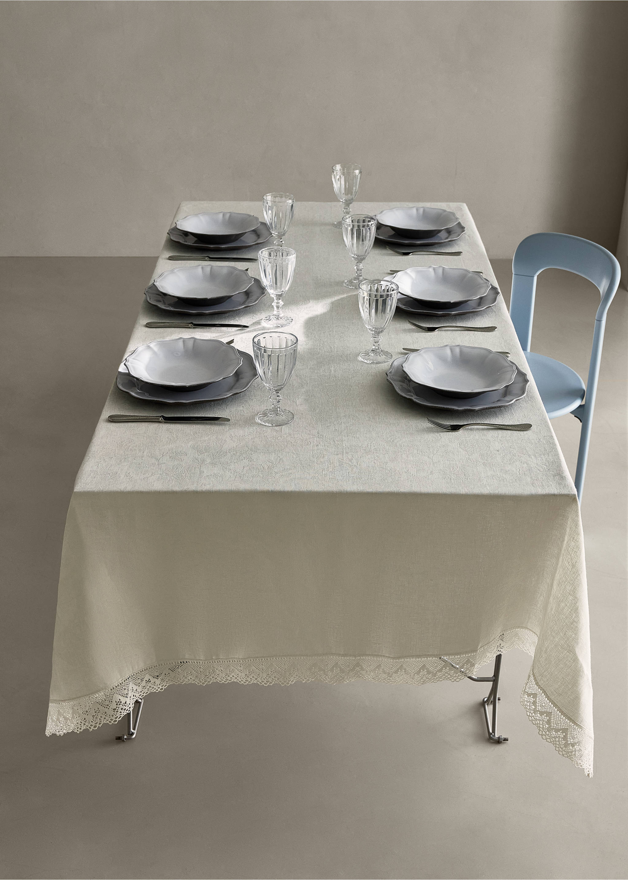 Floral jacquard linen tablecloth with lace trim - General plane, Off White. Ref: 37092546-00.