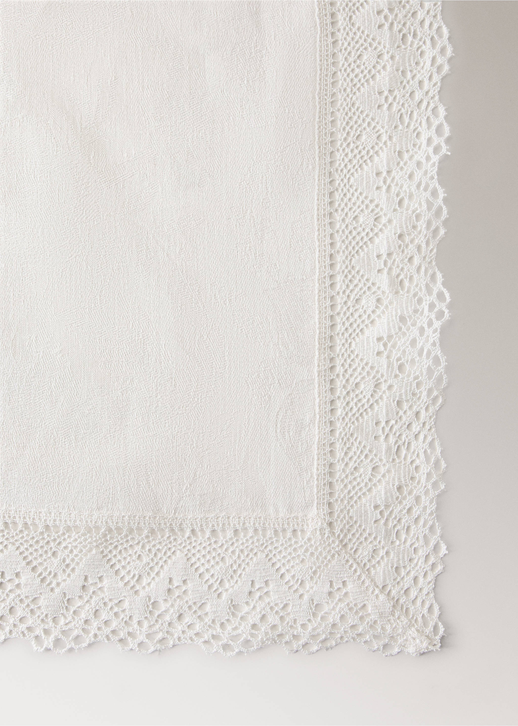 Floral jacquard linen tablecloth with lace trim - Details of the article 2, Off White. Ref: 37092546-00.