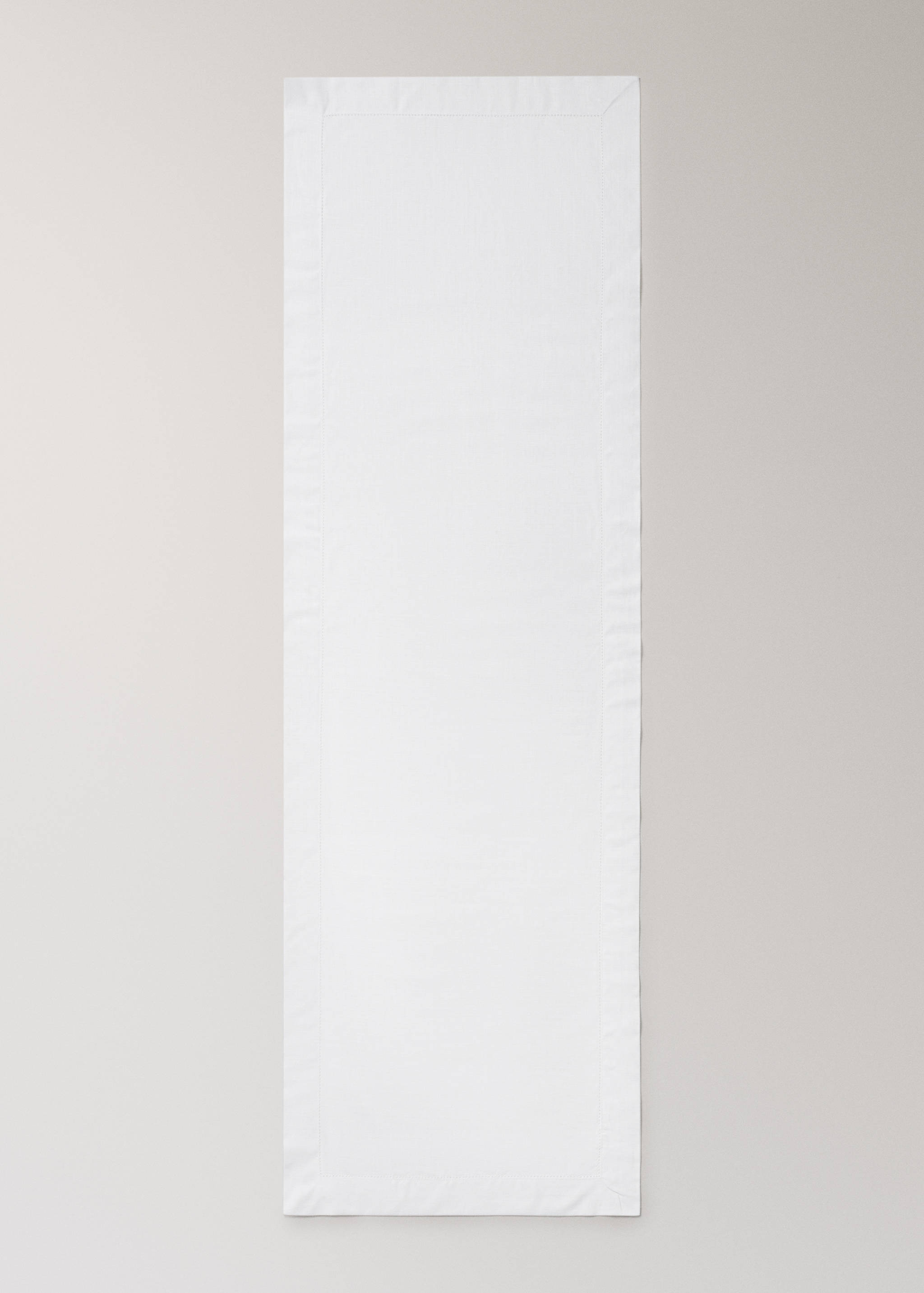 Cotton table runner with drawn threadwork - Details of the article 3