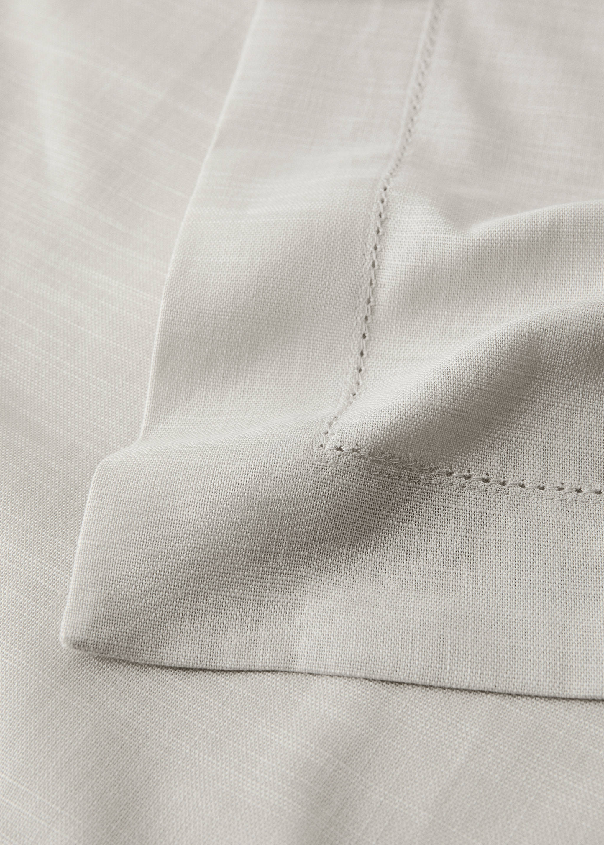 Cotton table runner with drawn threadwork - Details of the article 1