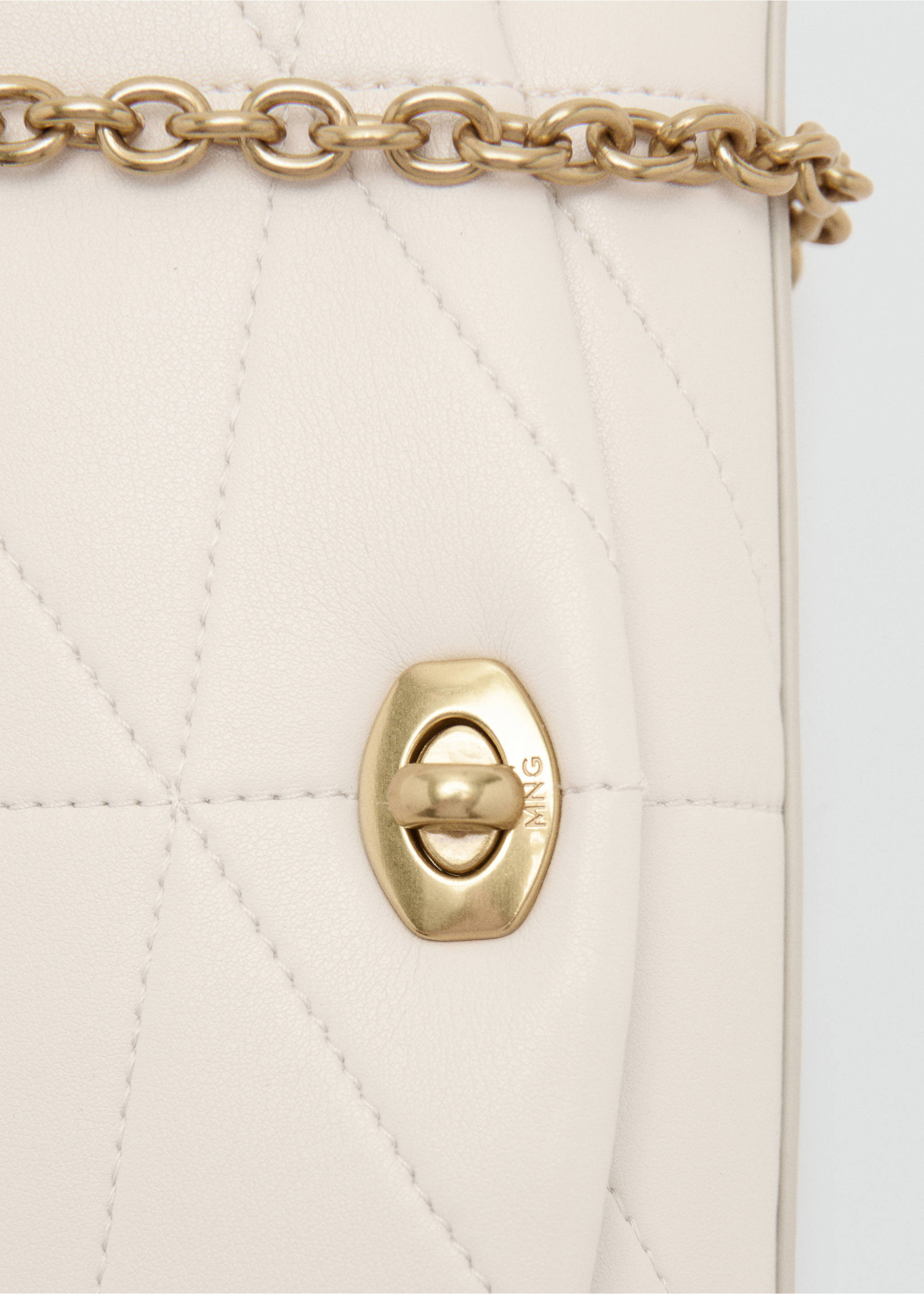 Crossbody bag with flap - Details of the article 1, Off White. Ref: 37092555-00.