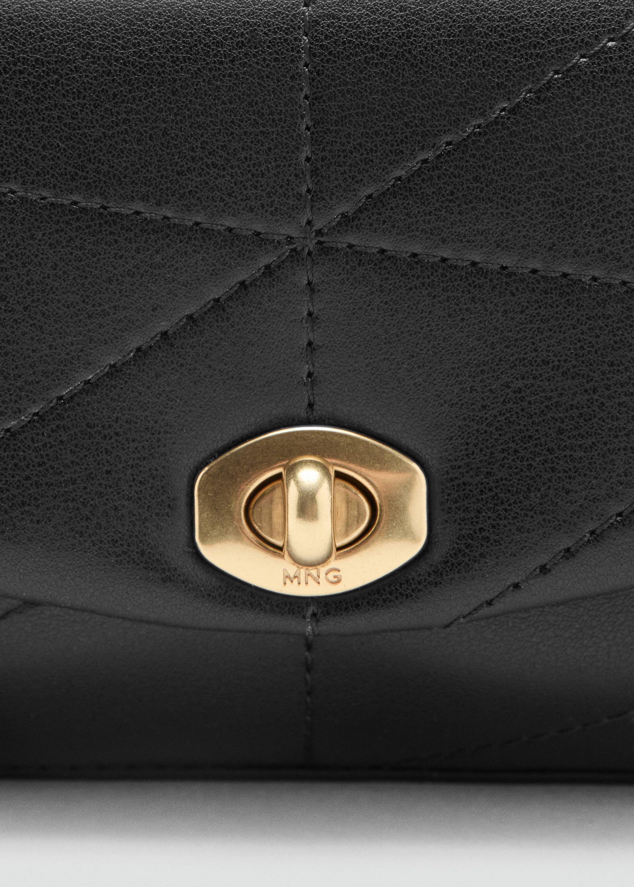 Crossbody bag with flap - Details of the article 1