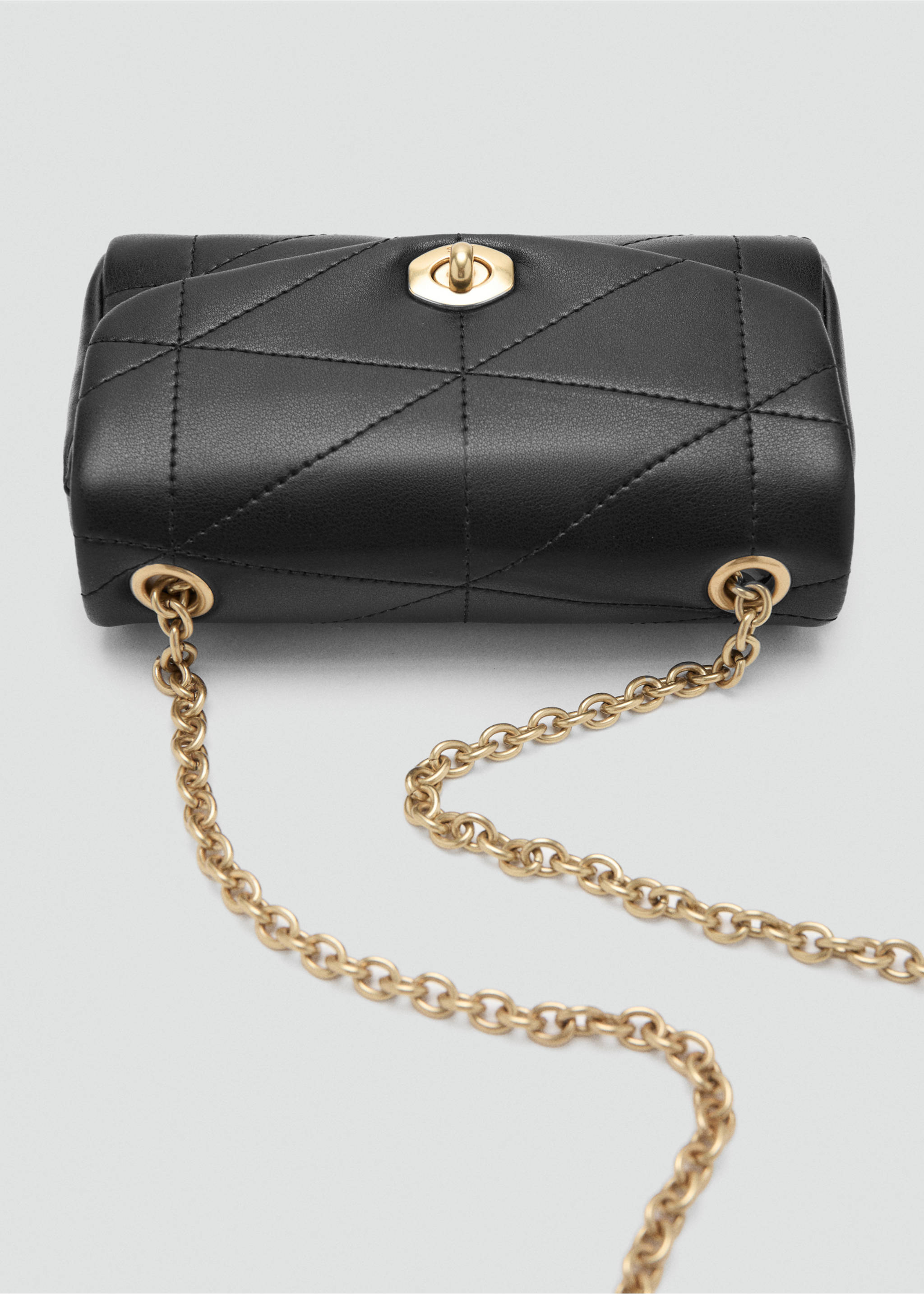 Crossbody bag with flap - Details of the article 2, Black. Ref: 37092555-00.