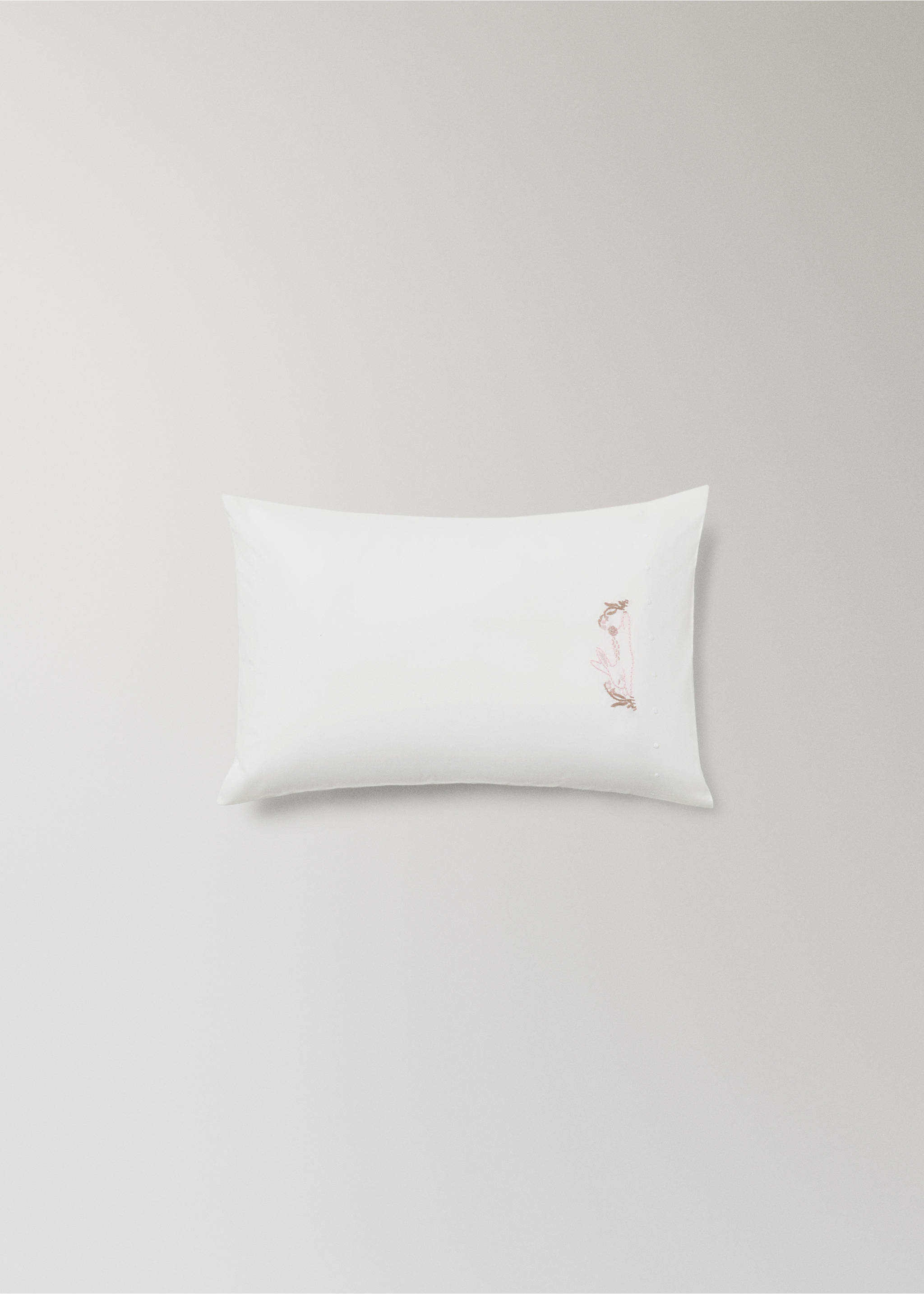 White bedding set pillowcase with delicate embroidery detail., Medium Brown. Ref: 37092559-00.