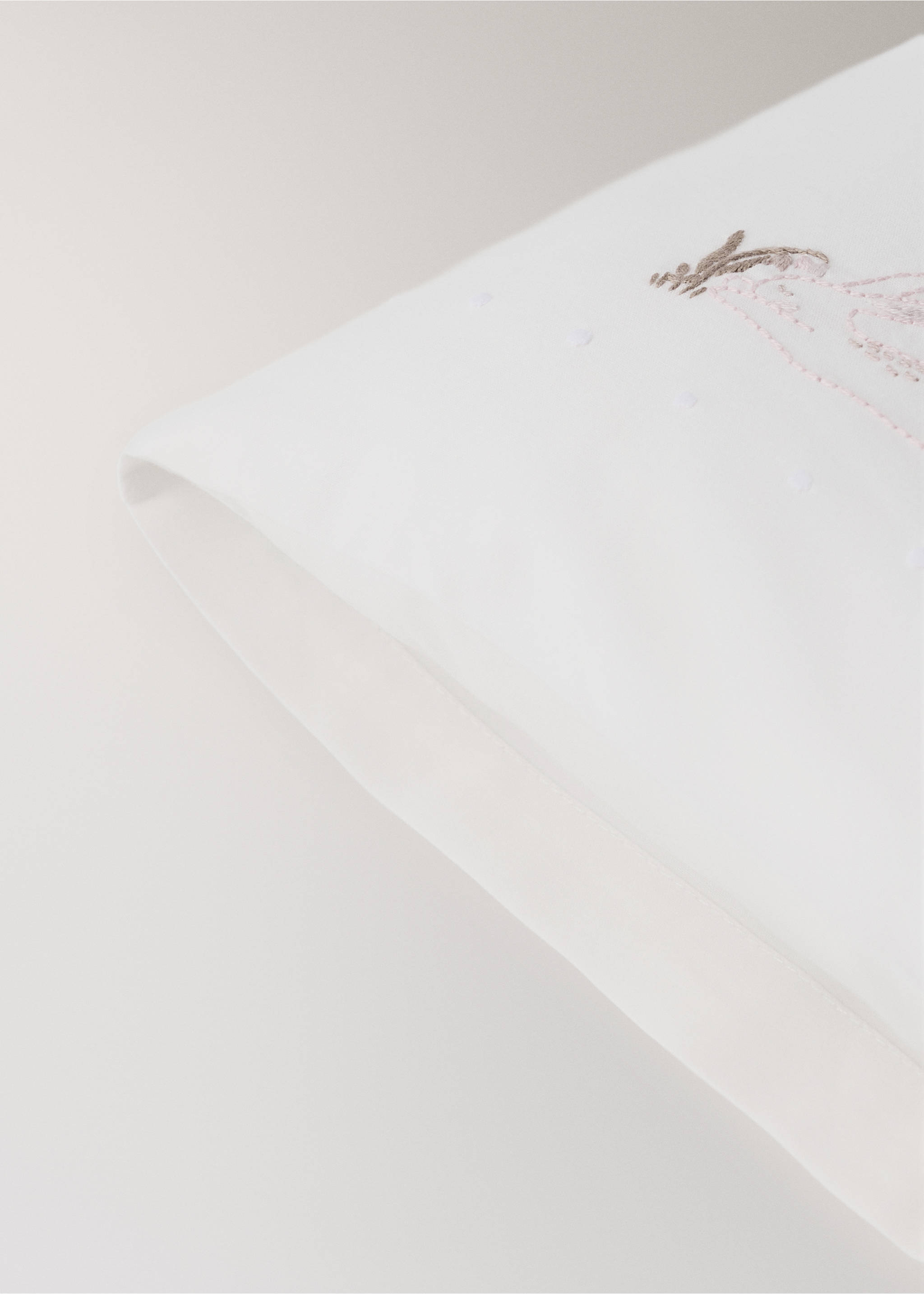 White bedding set detail featuring delicate rabbit embroidery., Medium Brown. Ref: 37092559-00.
