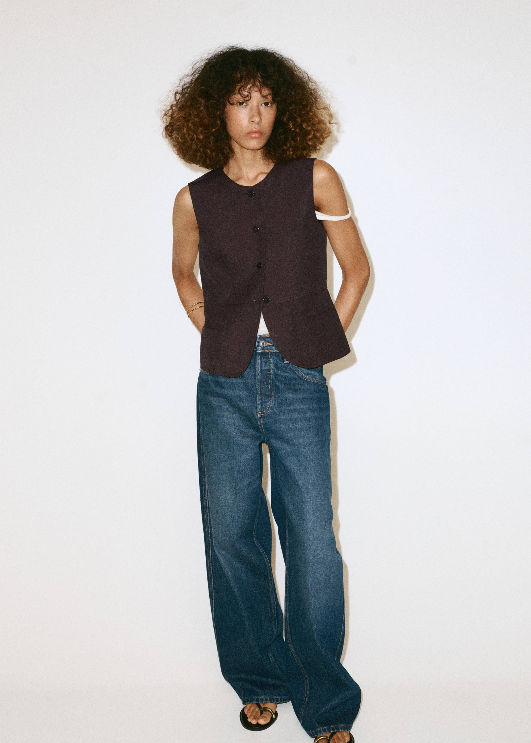 Lyocell buttoned gilet - General plane