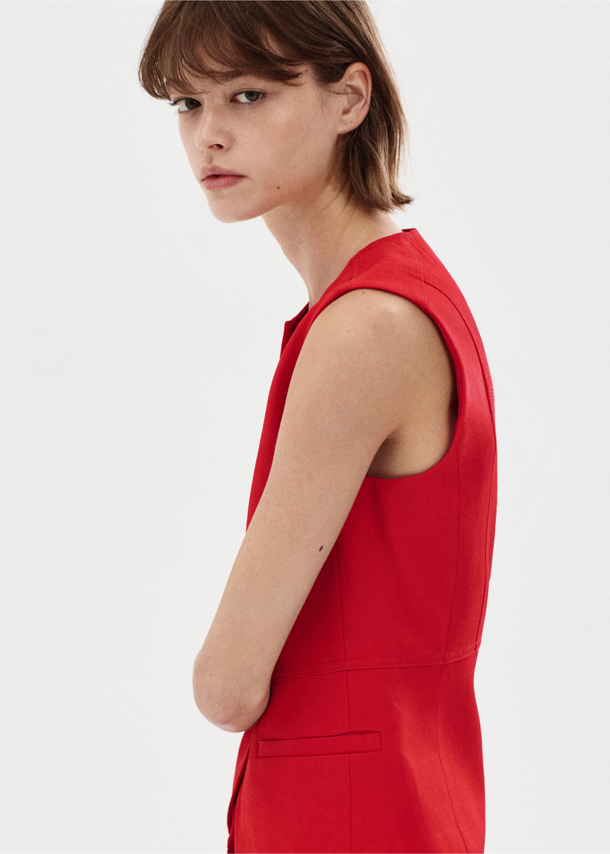 Lyocell buttoned gilet - Details of the article 3, Red. Ref: 37092891-00.