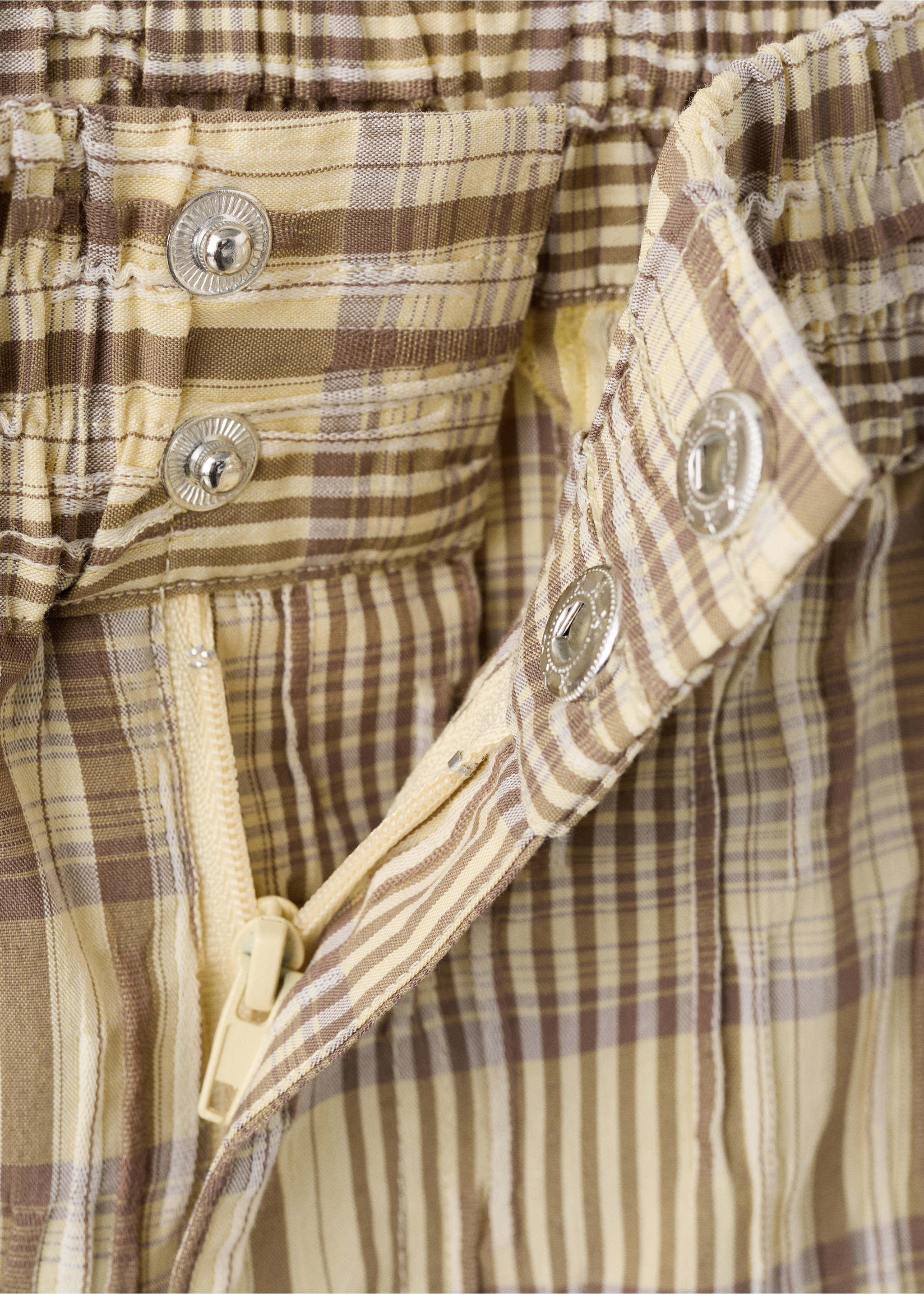 Straight checked shorts - Details of the article 8, Brown. Ref: 37092894-00.