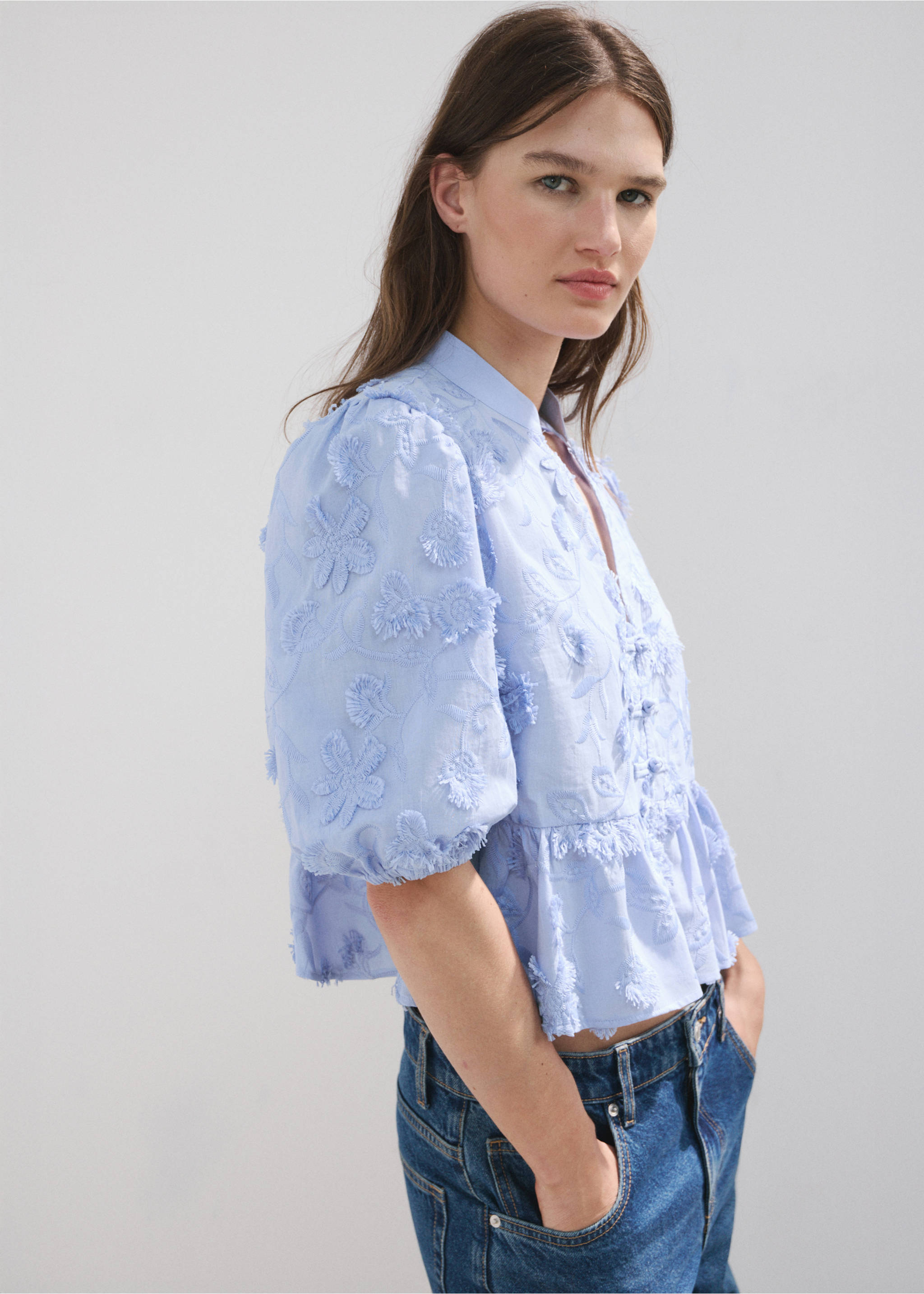 Blouse brodée manches bouffantes - Détail de l'article 3, Bleu ciel. Ref: 37092901-00.