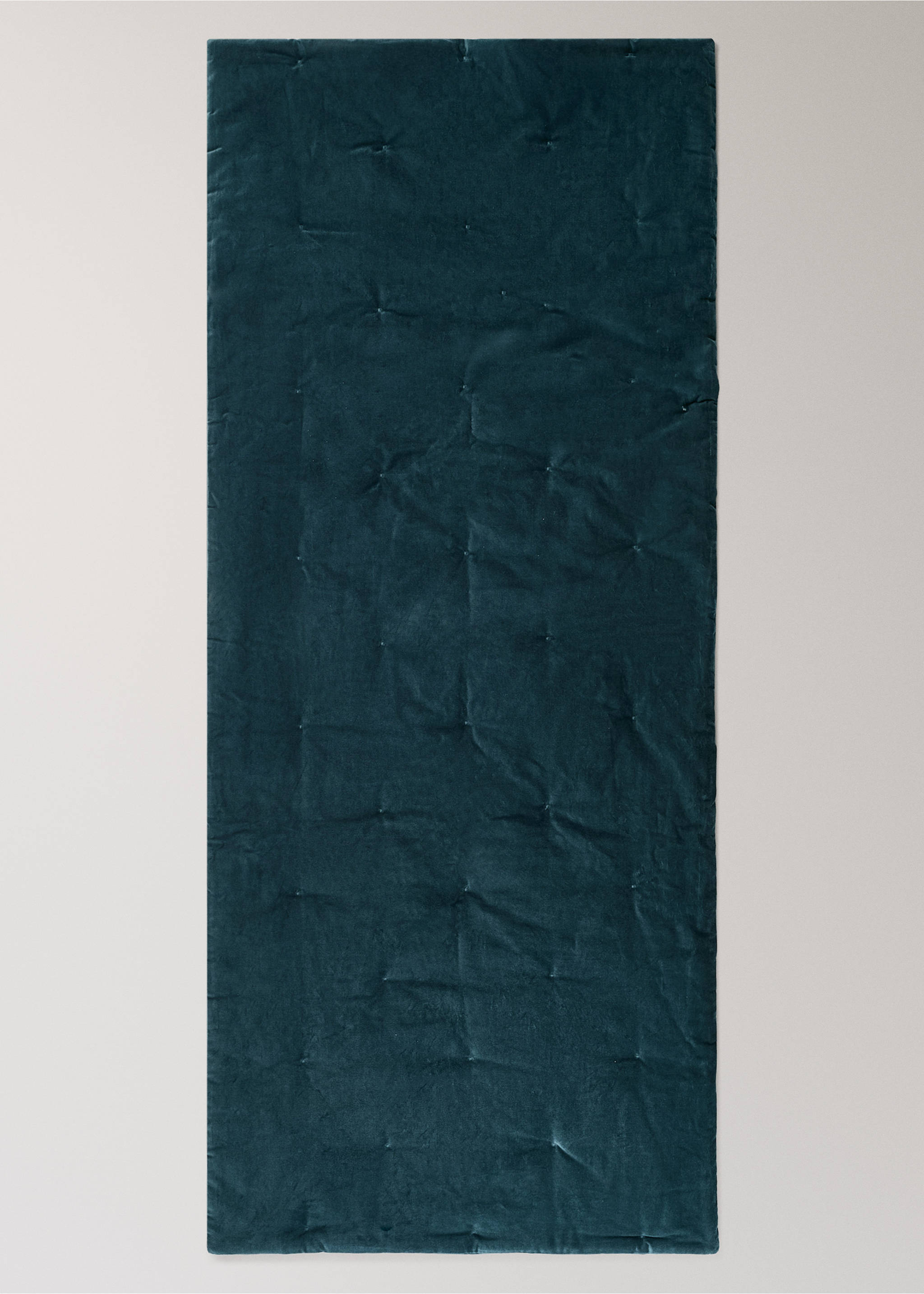 Velvet cotton garment-dye bedspread footboard - Details of the article 3, Navy. Ref: 37092907-00.