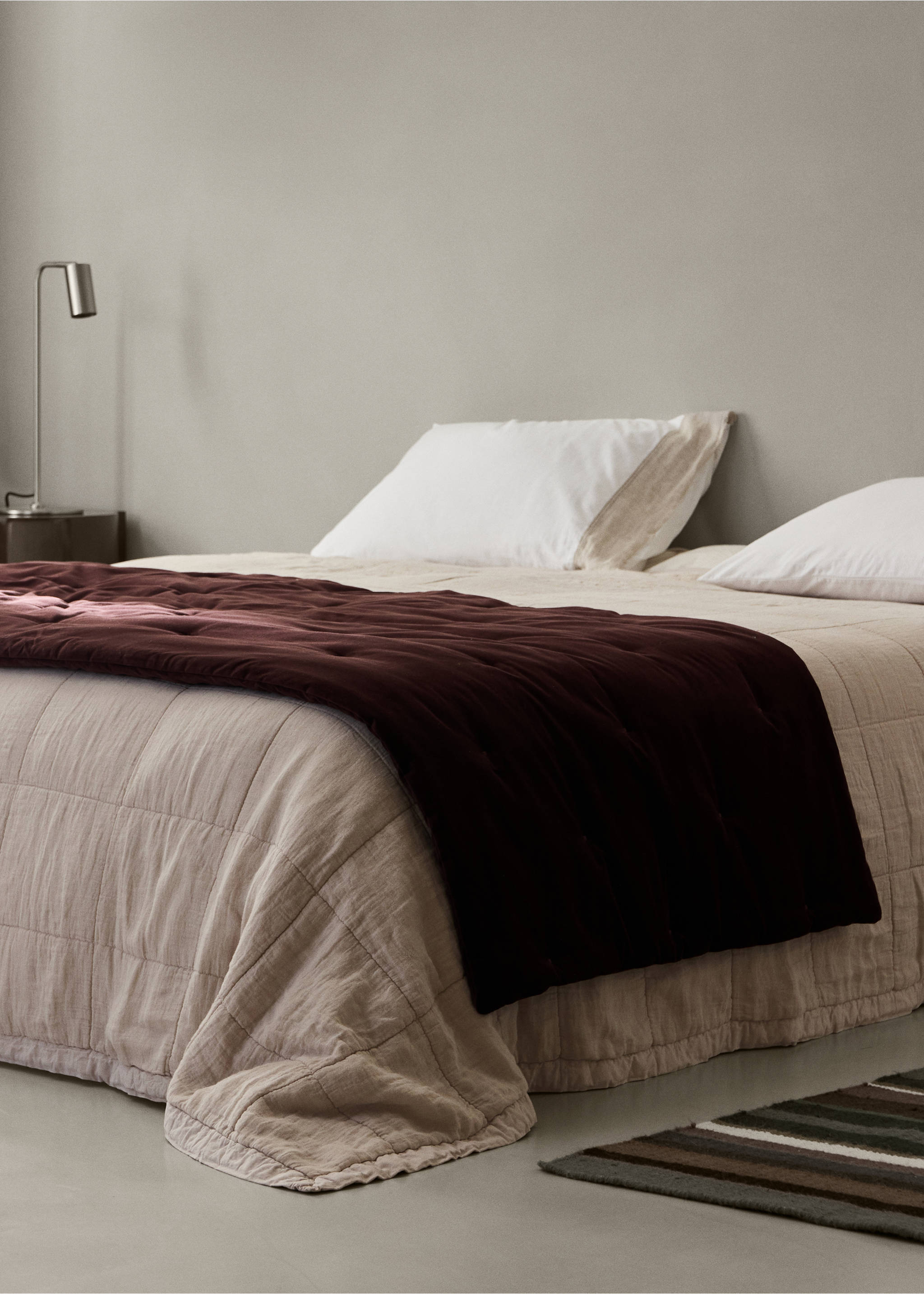Velvet cotton garment-dye bedspread footboard - General plane, Dark Red. Ref: 37092907-00.