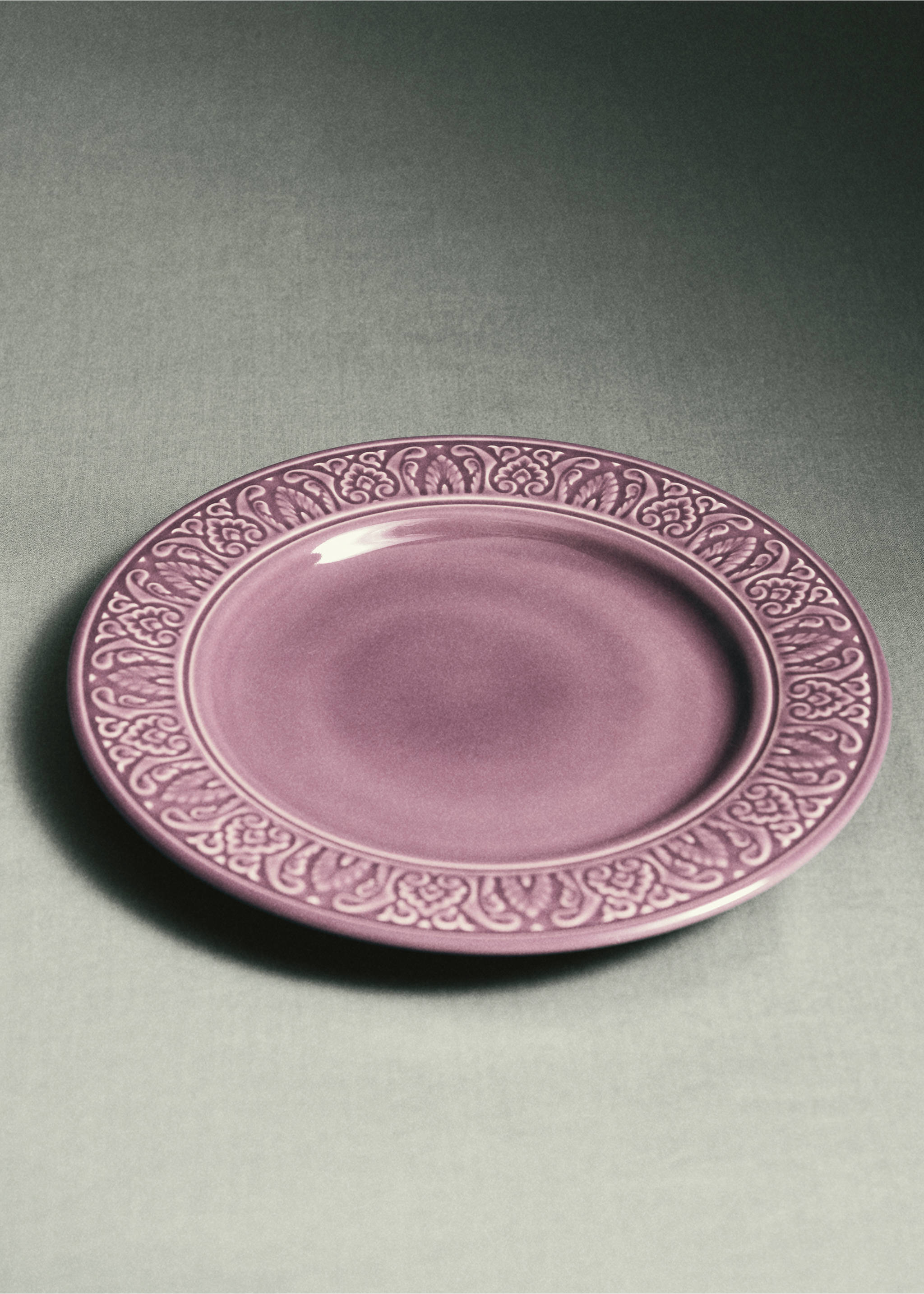 Stoneware decorative border flat plate - Details of the article 7, Purple. Ref: 37092908-00.