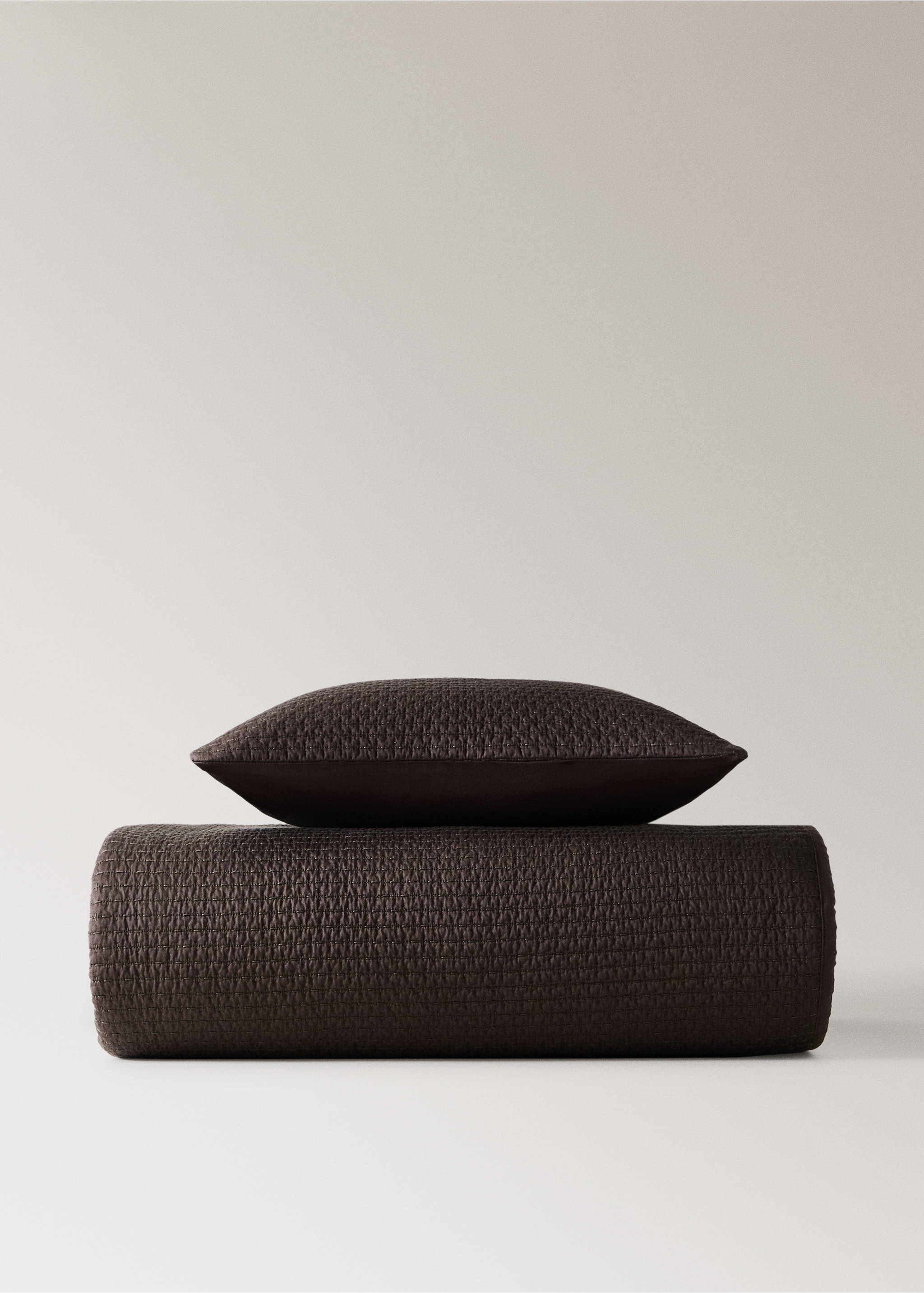 100% cotton cushion cover for bed 50x50 cm - Details of the article 4, Chocolate. Ref: 37092910-00.
