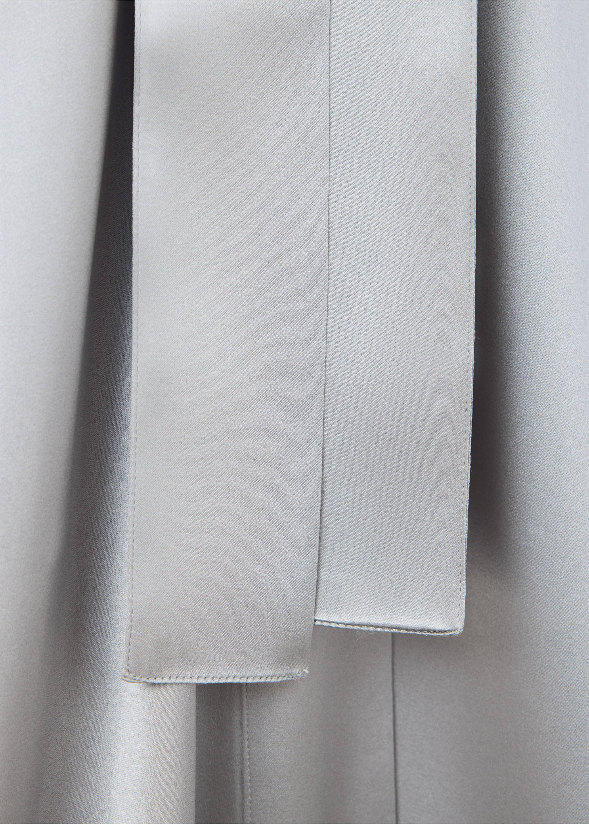Plain silk robe - Details of the article 0, Silver. Ref: 37092916-00.