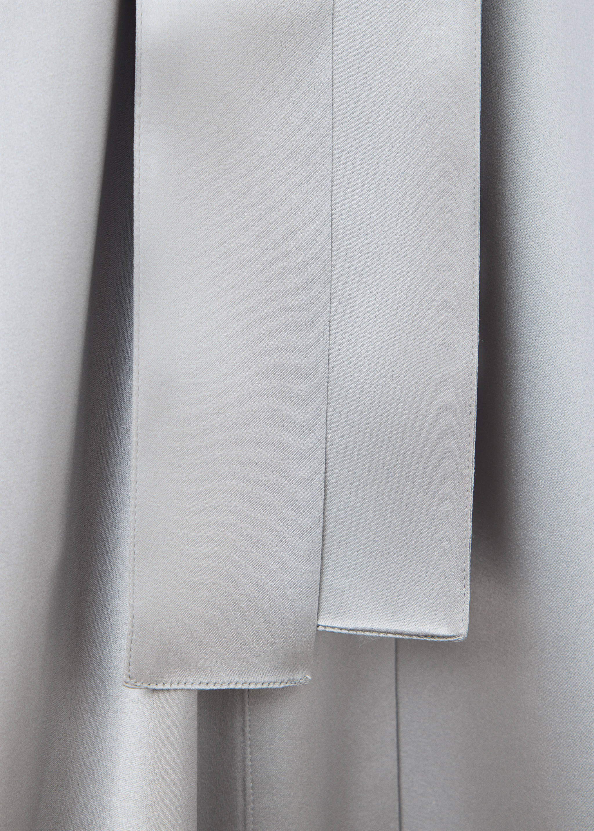 Plain silk robe - Details of the article 0