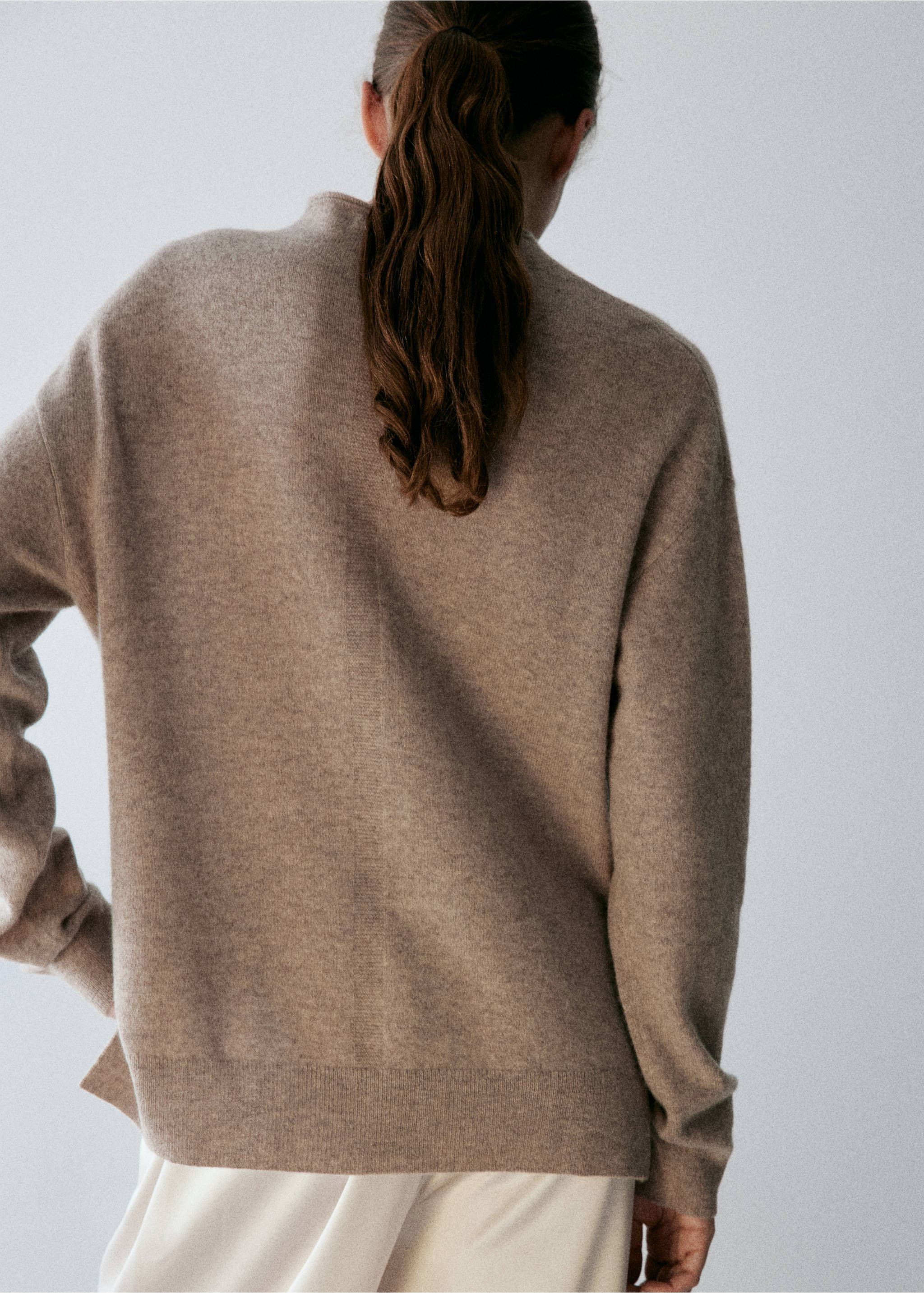 100% cashmere sweater with perkins neck - Reverse of the article, Beige. Ref: 37092917-00.