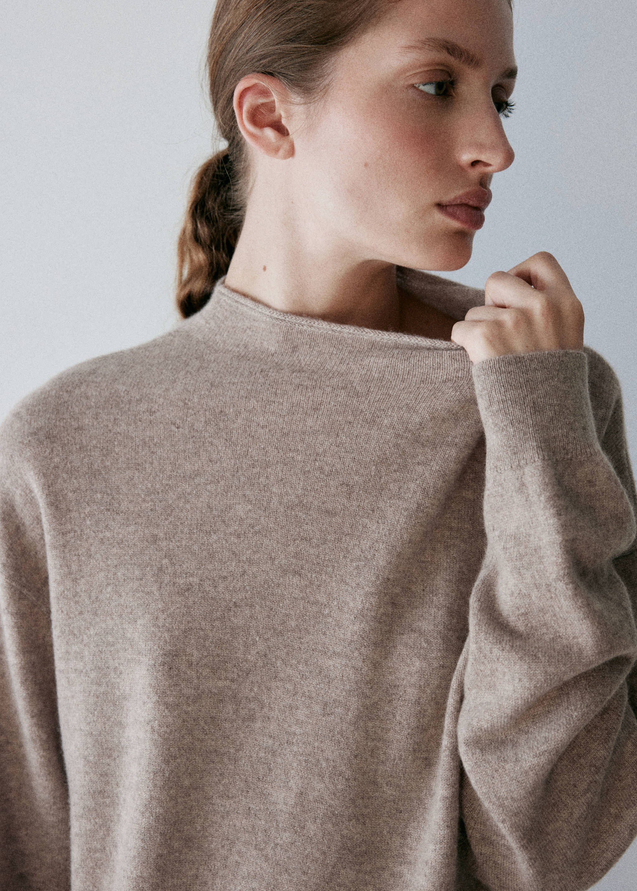 100% cashmere sweater with perkins neck - Details of the article 1