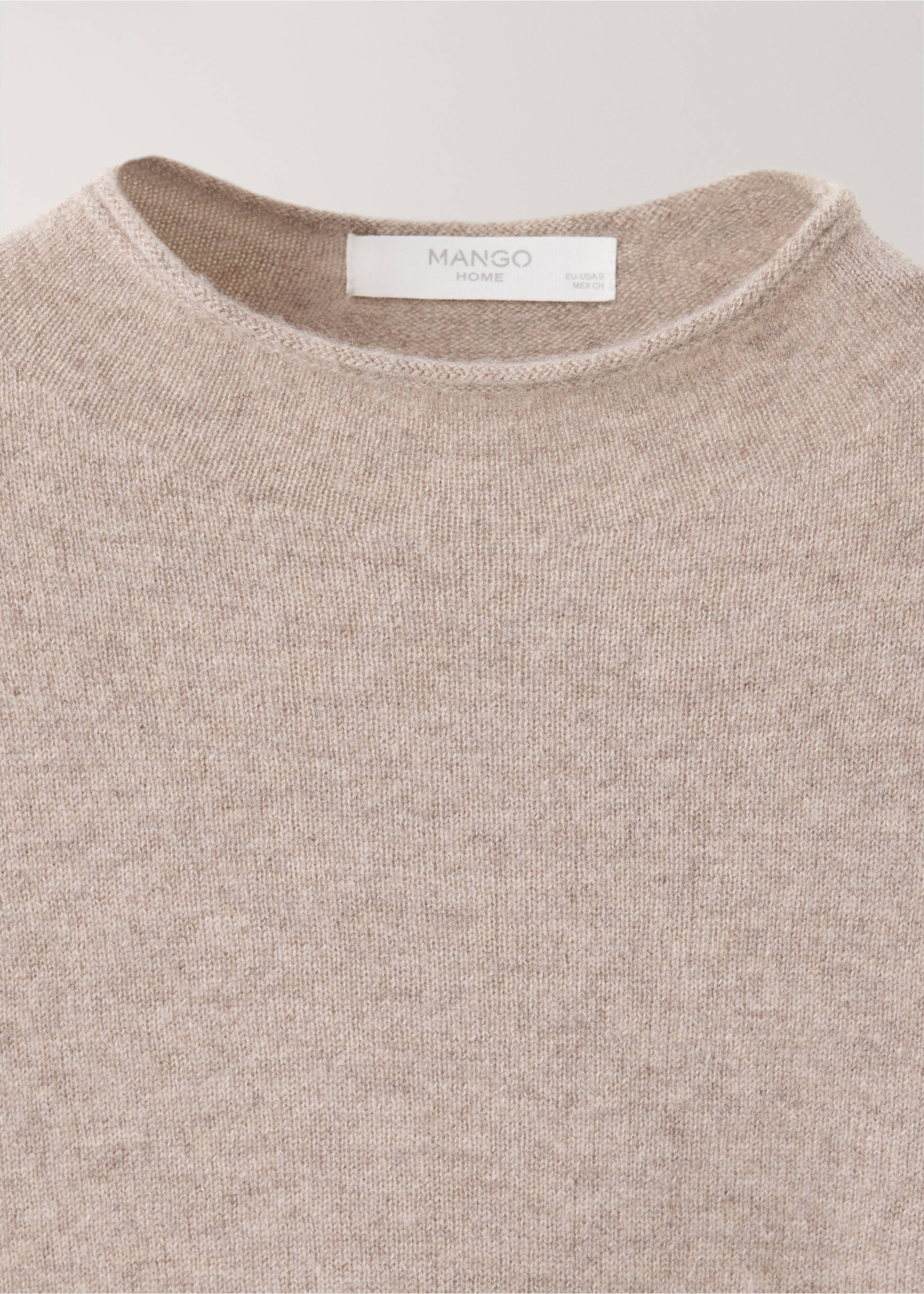 100% cashmere sweater with perkins neck - Details of the article 8, Beige. Ref: 37092917-00.